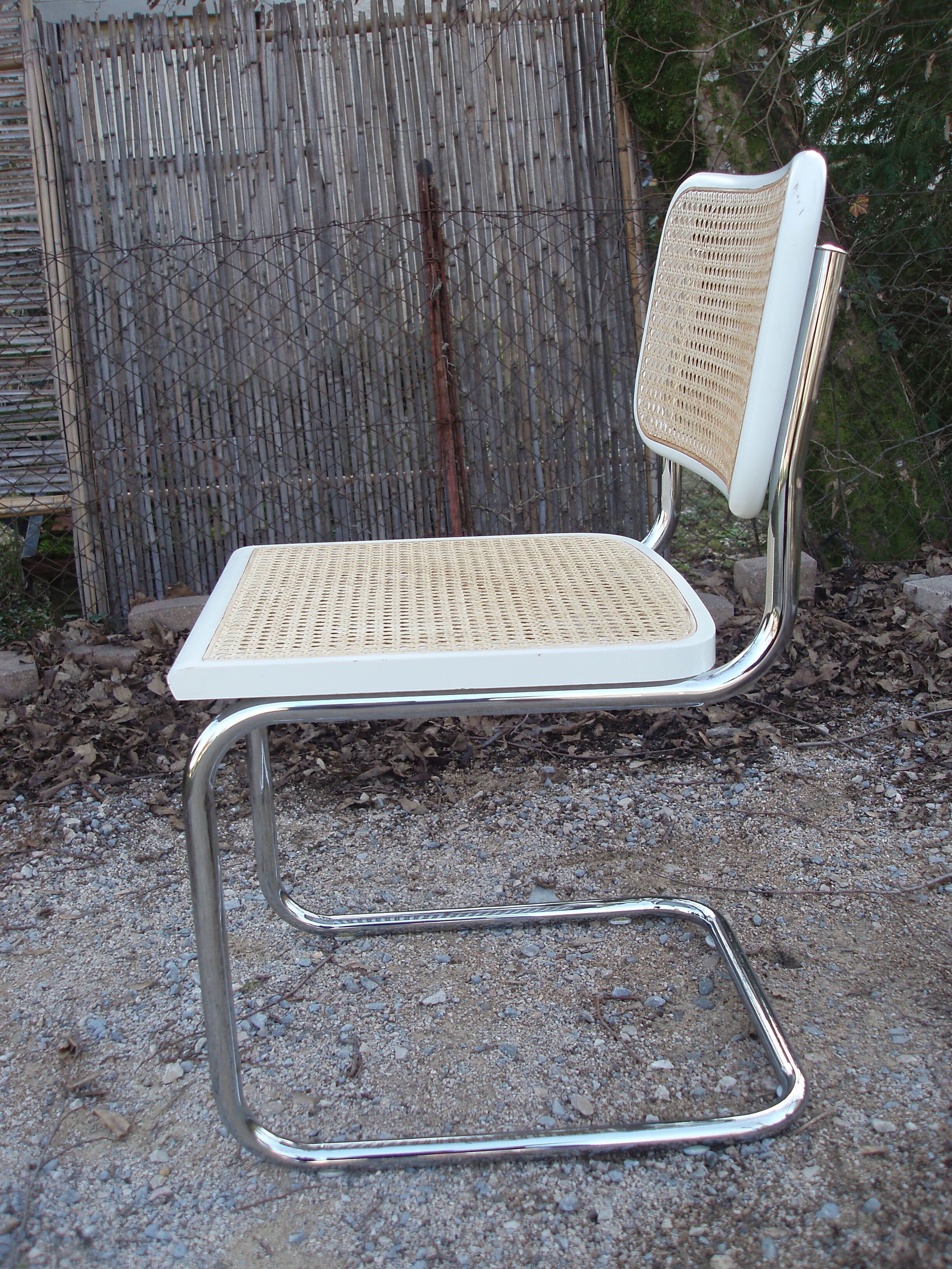 Set de 4 chaises blanches Cesca B 32 de Marcel Breuer made in Italy 1998