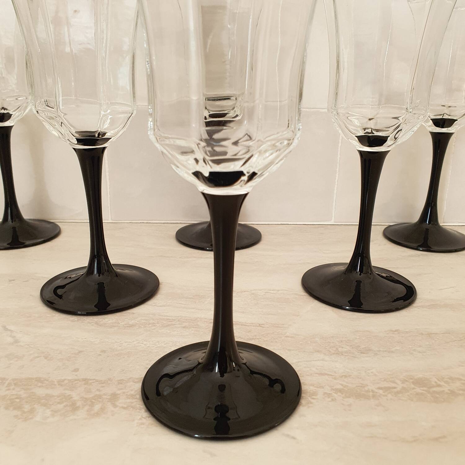 6 Octime octagonal black-footed wine glasses