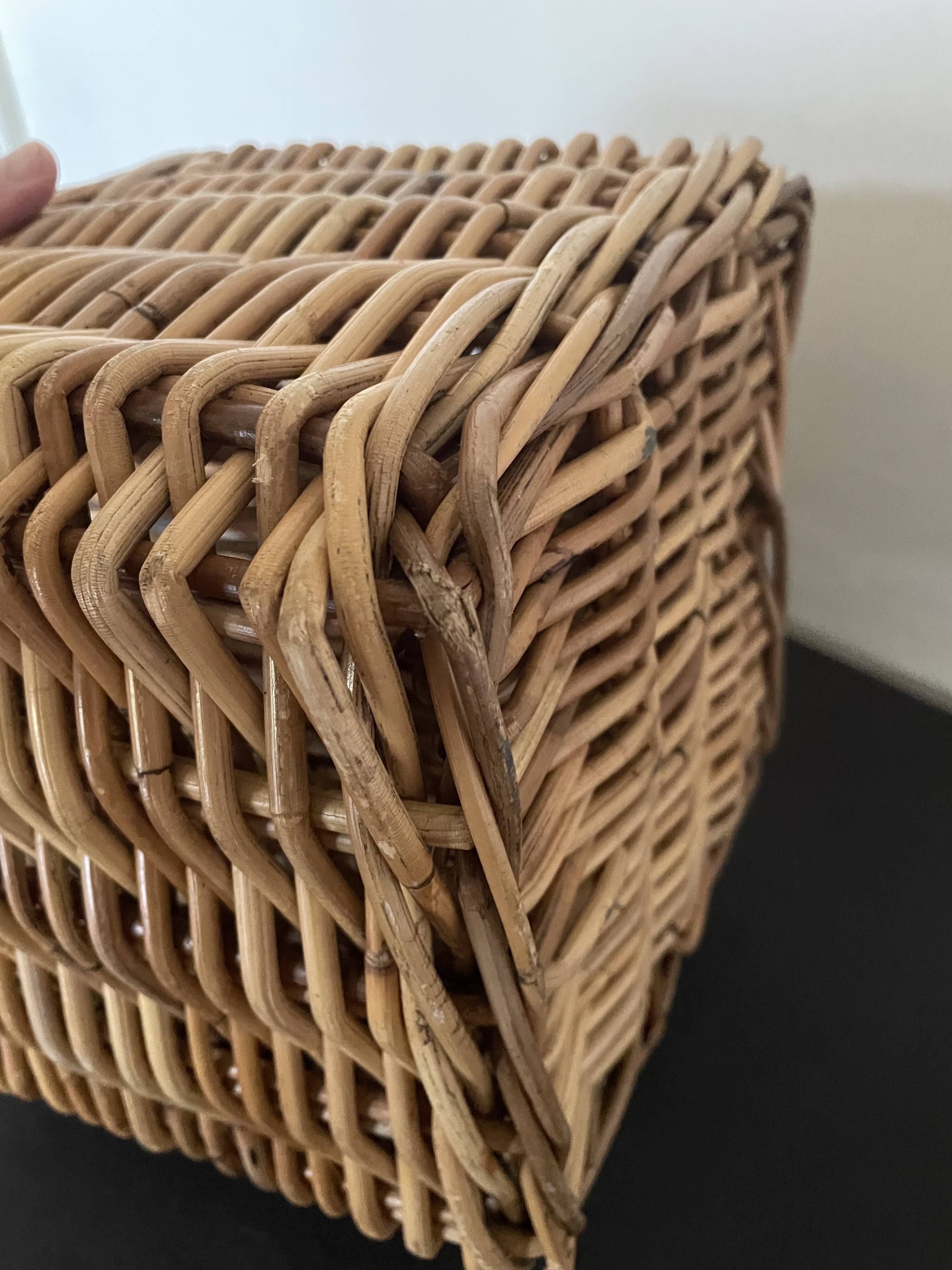 Bottle storage basket