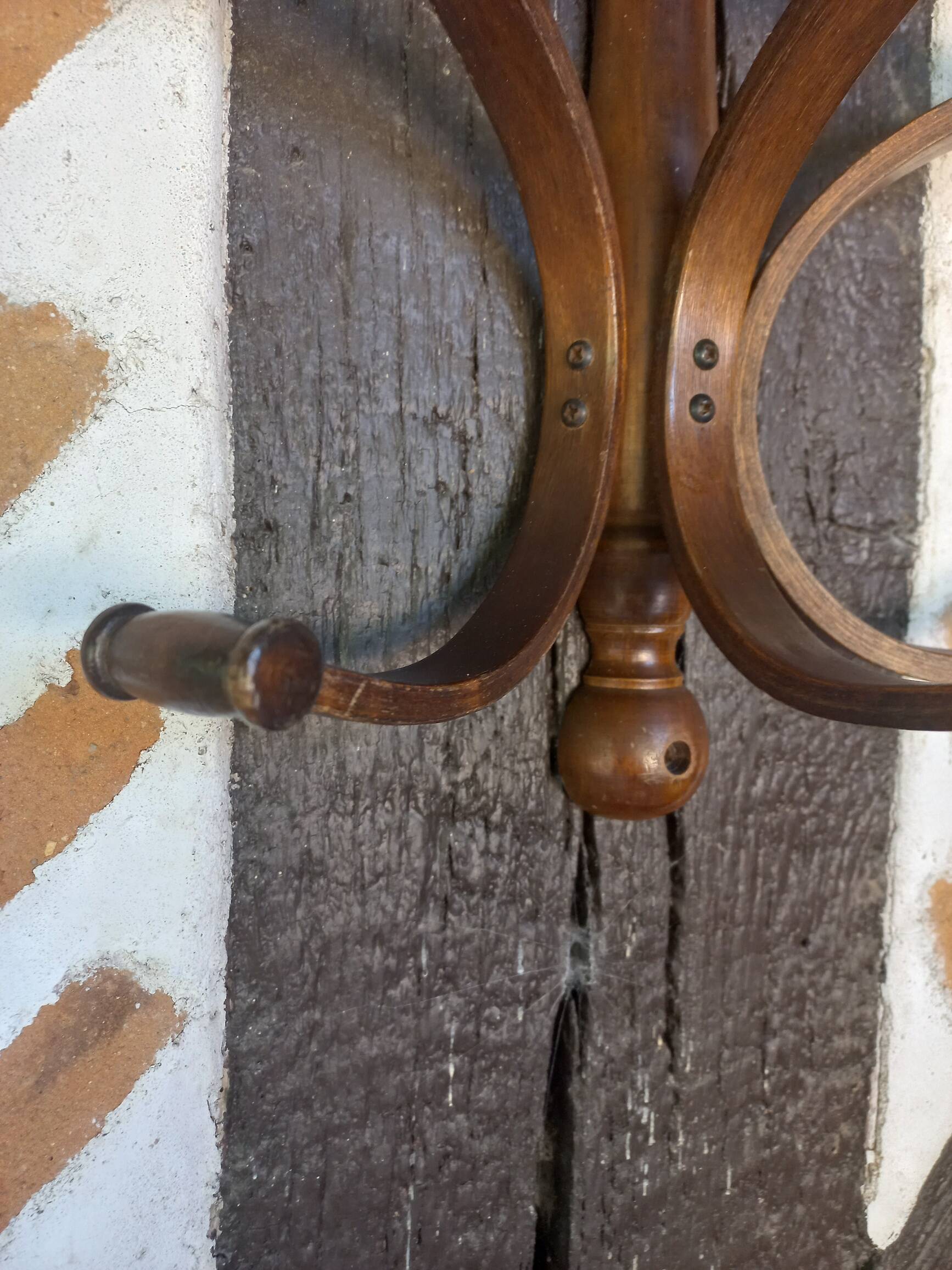 Porte manteau mural forme "perroquet"