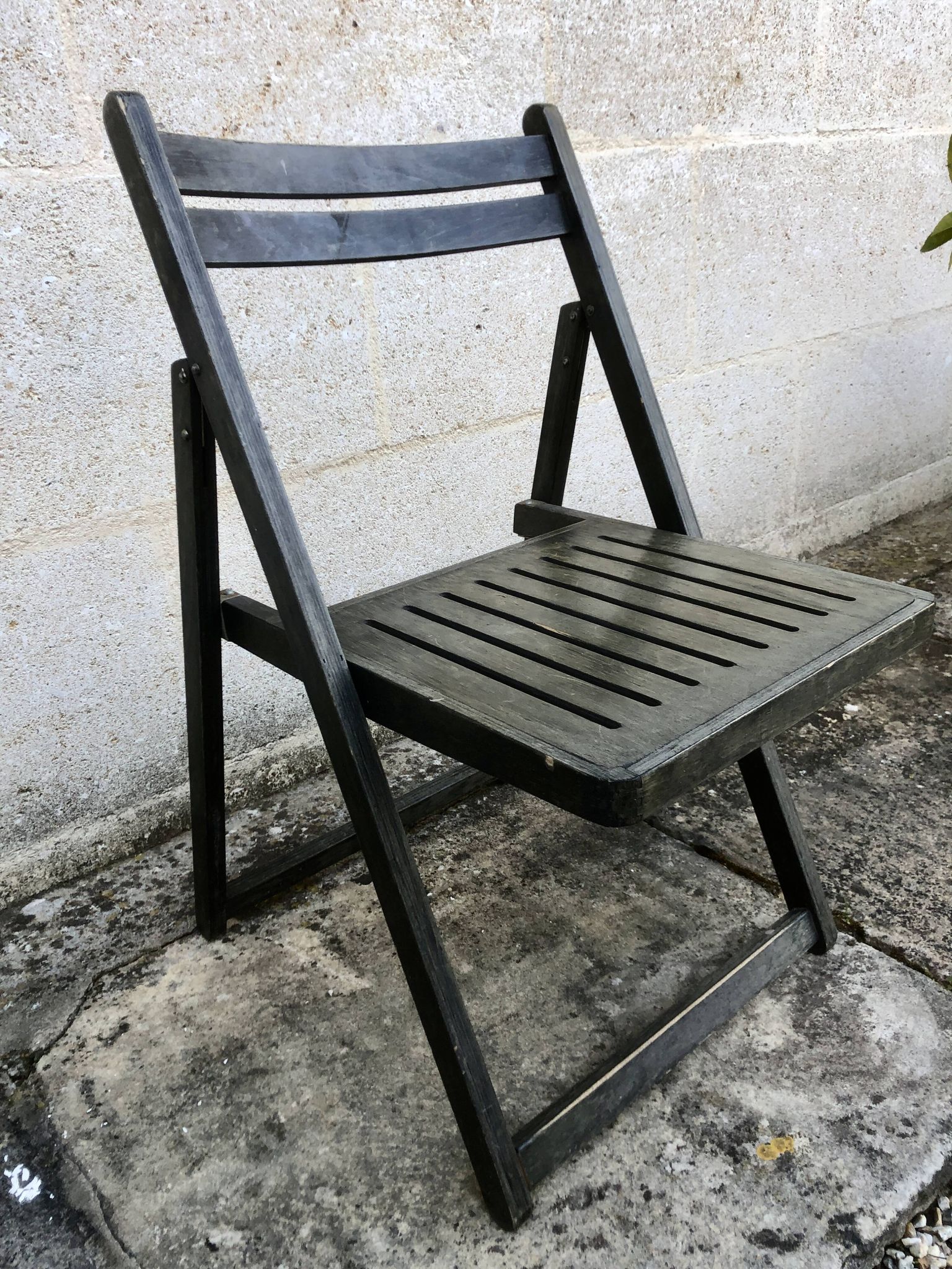 Black wooden folding chair