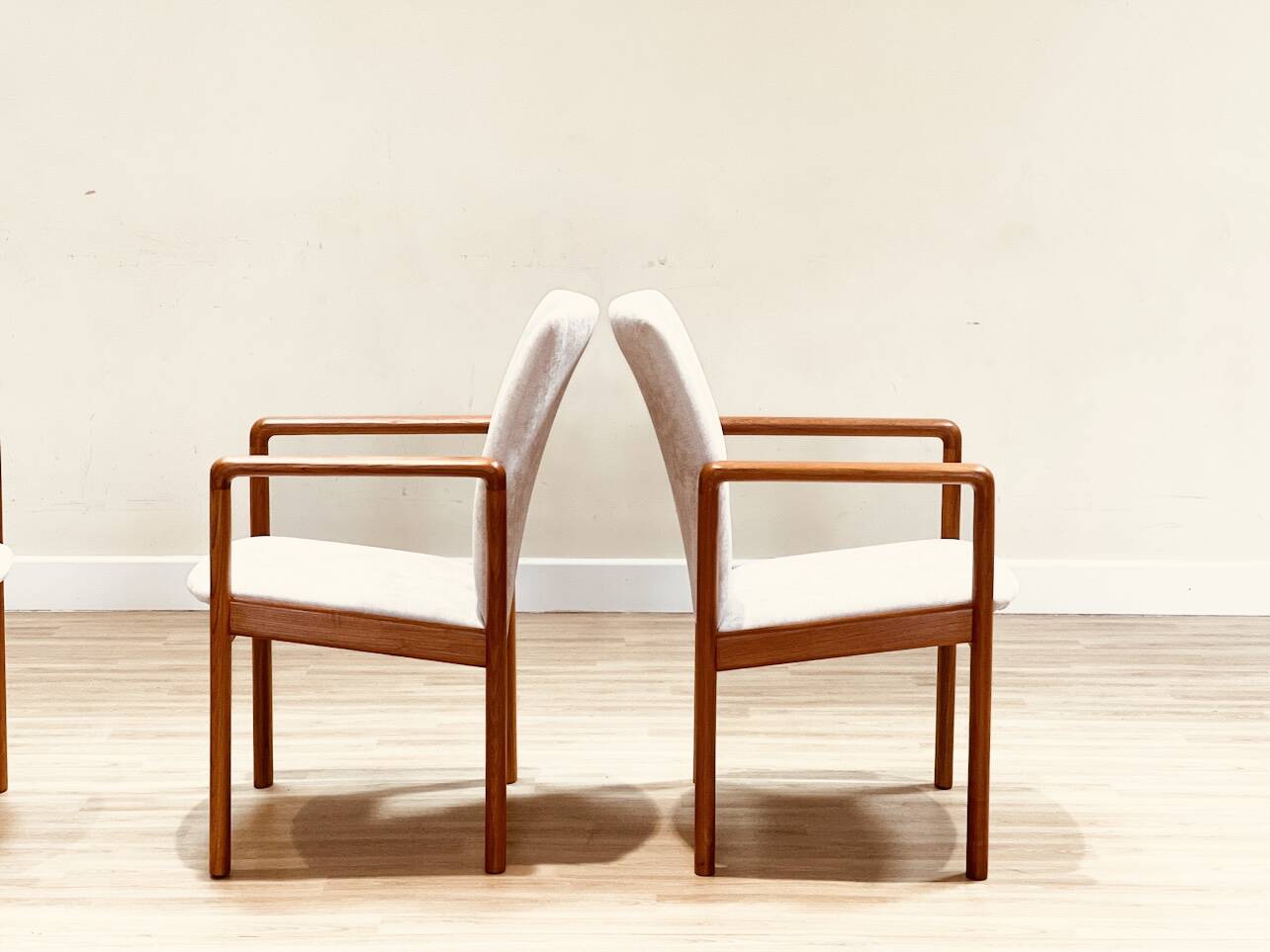 Suite de quatre fauteuils de Dyrlund en teck