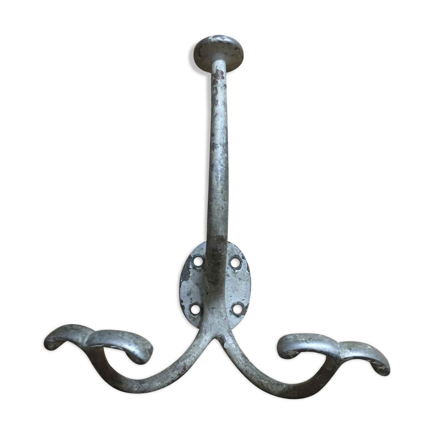 Old peg with 3 branches