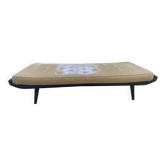 Day bed