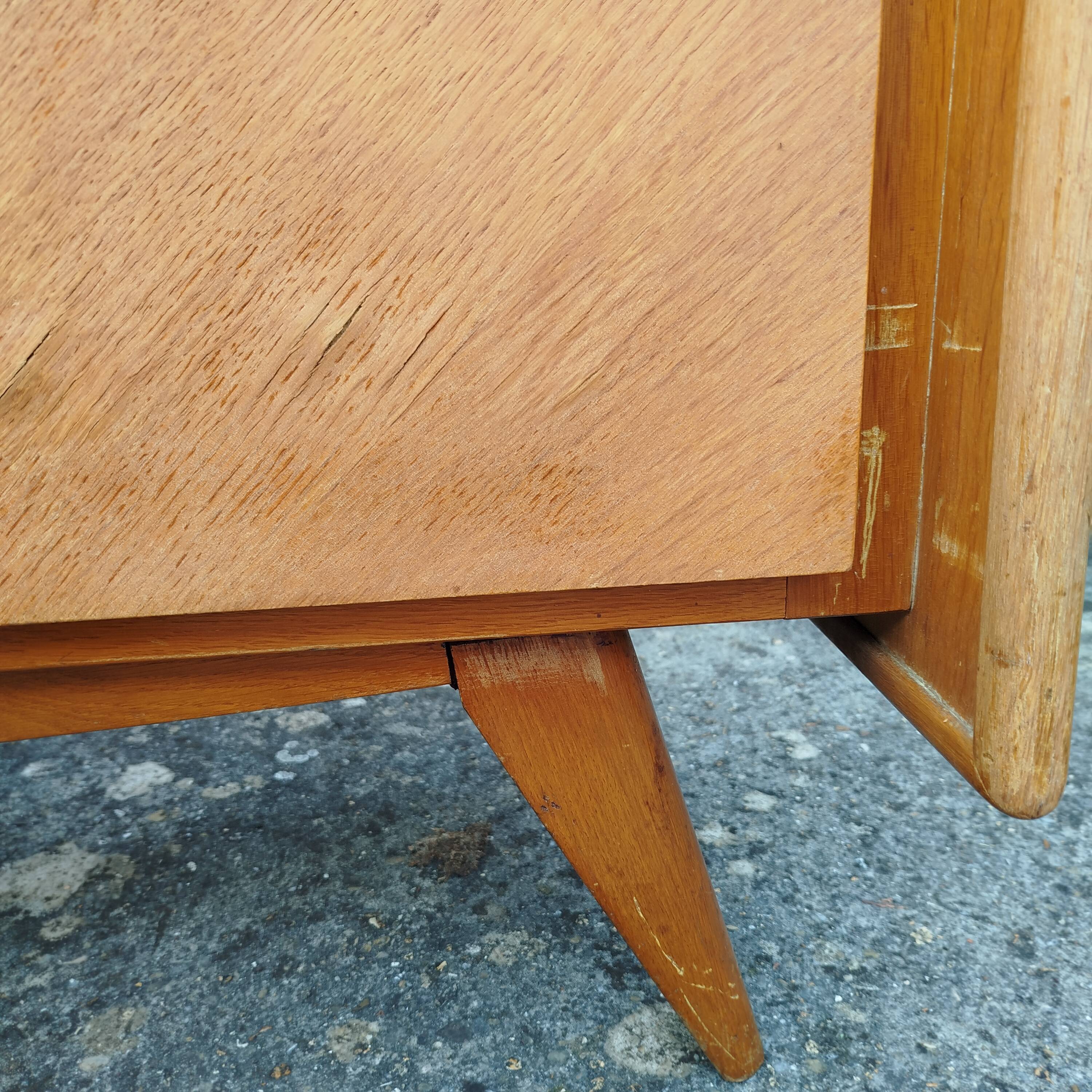 Sideboard with fin sides / compass feet from the 50s/60s