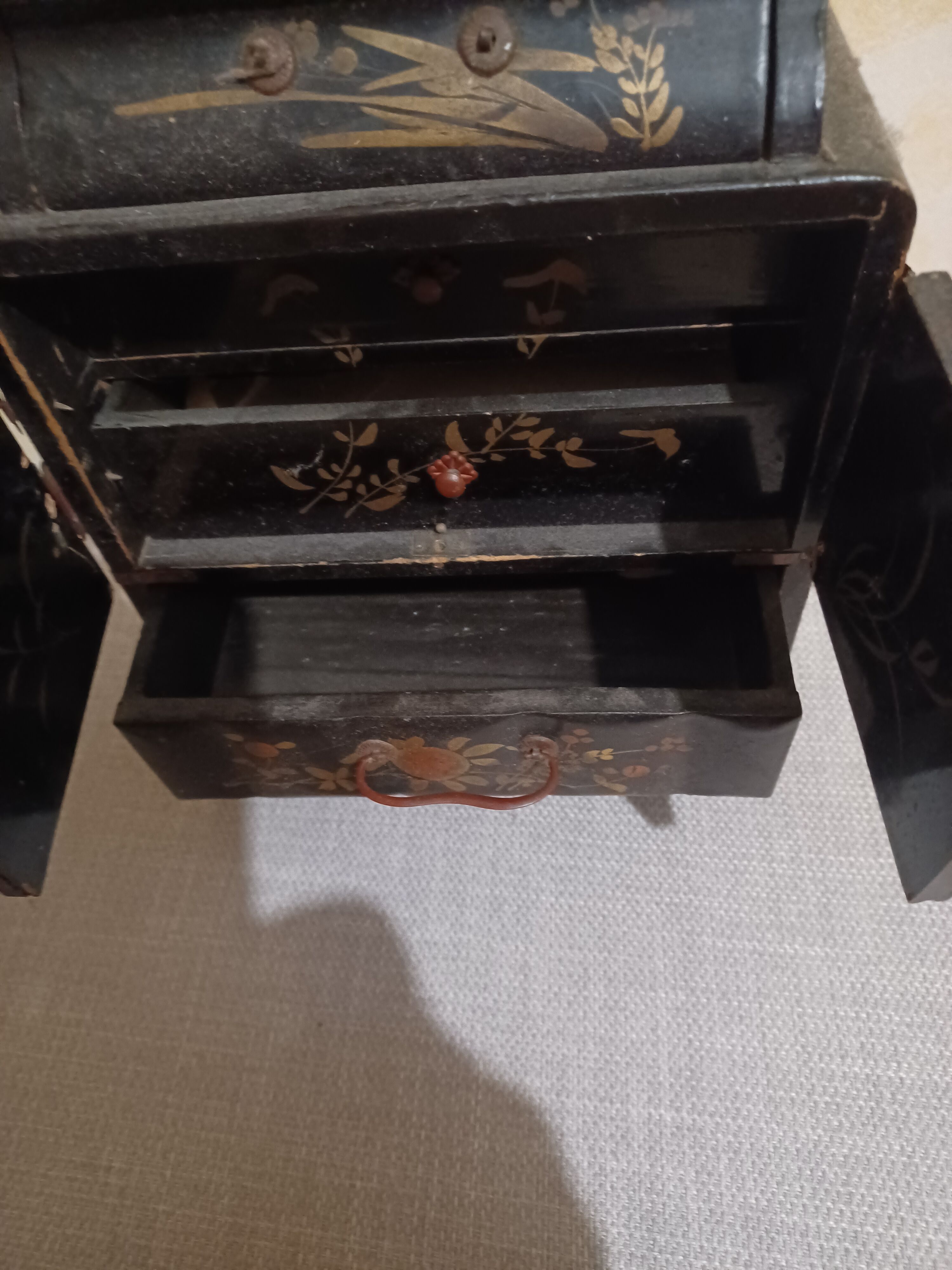 Japan miniature cabinet