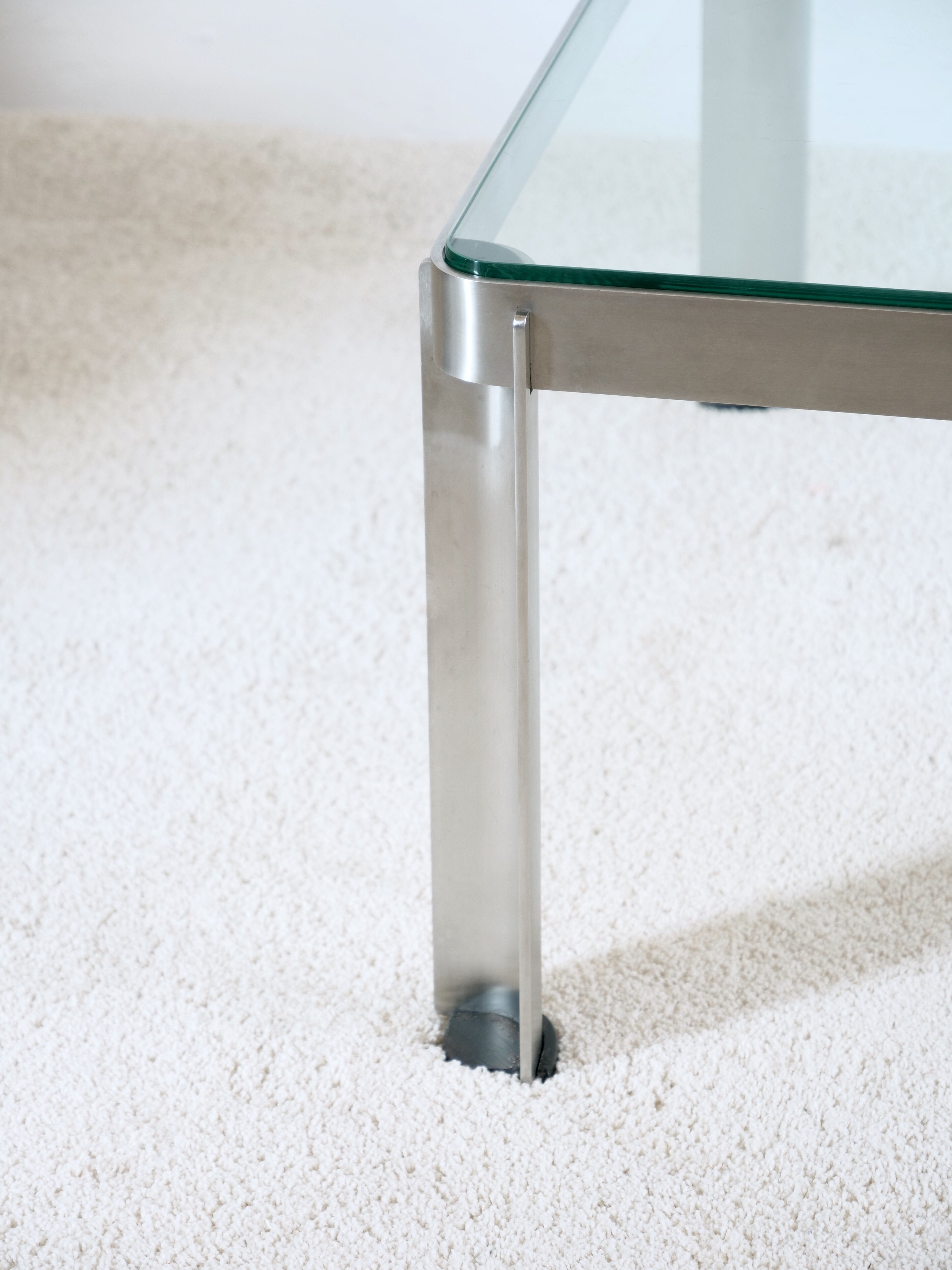 Coffee table model t113 by Osvaldo Borsani for Tecno 1975