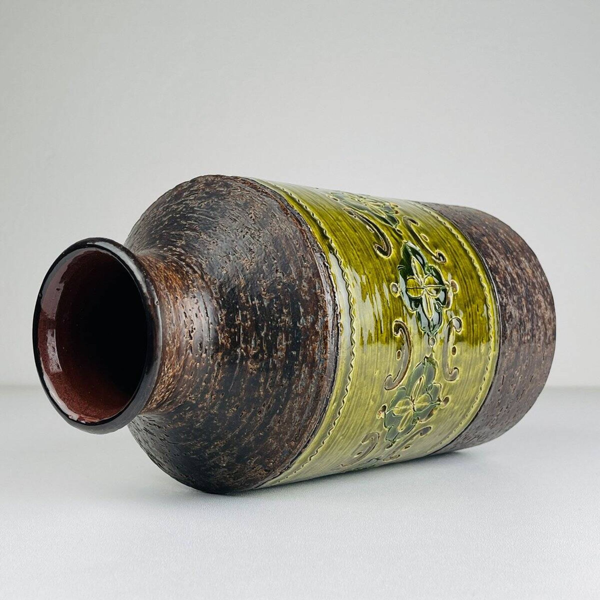 Vintage ceramic vase by Aldo Londi for Bitossi, Italy, 1970s.