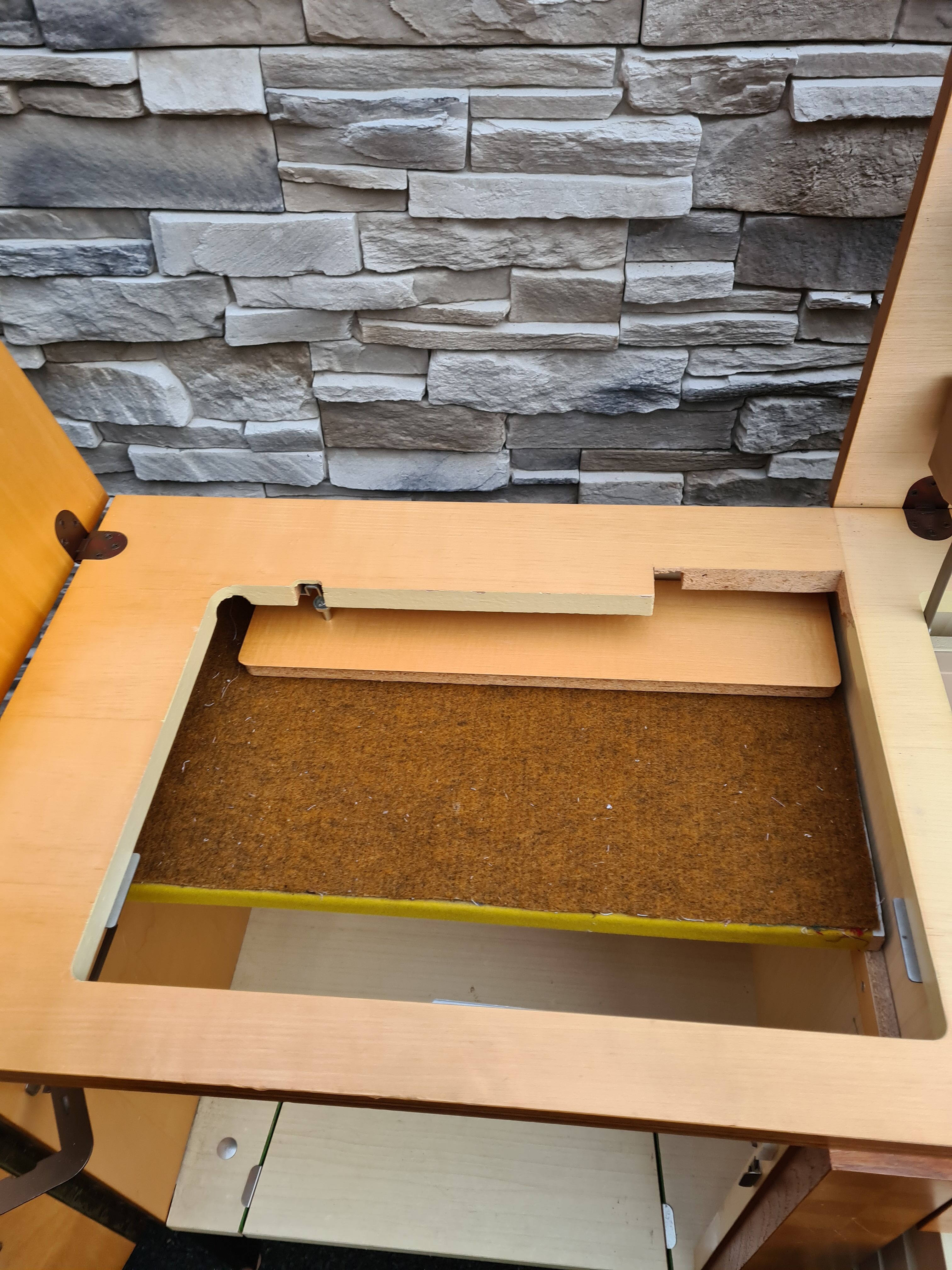 Commodity console - old craft furniture