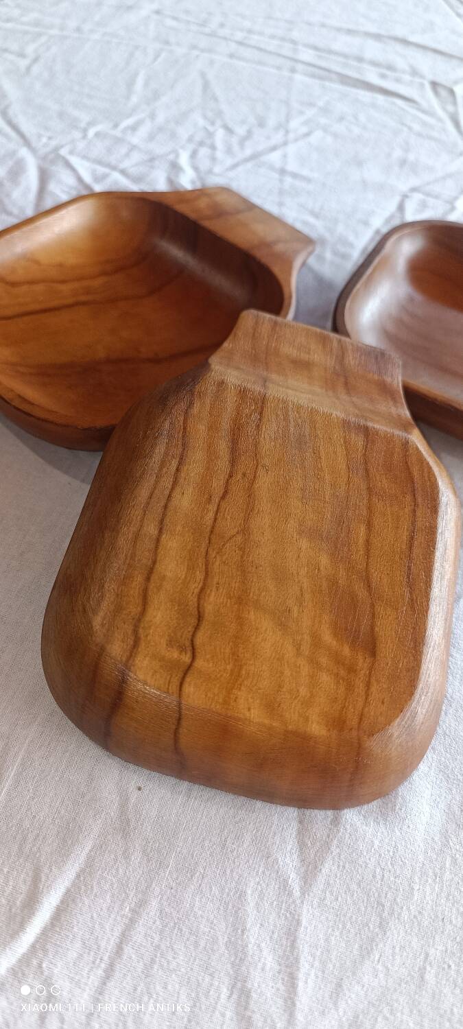 3 ramekins, appetizer/snack ramekins, made of olive wood.