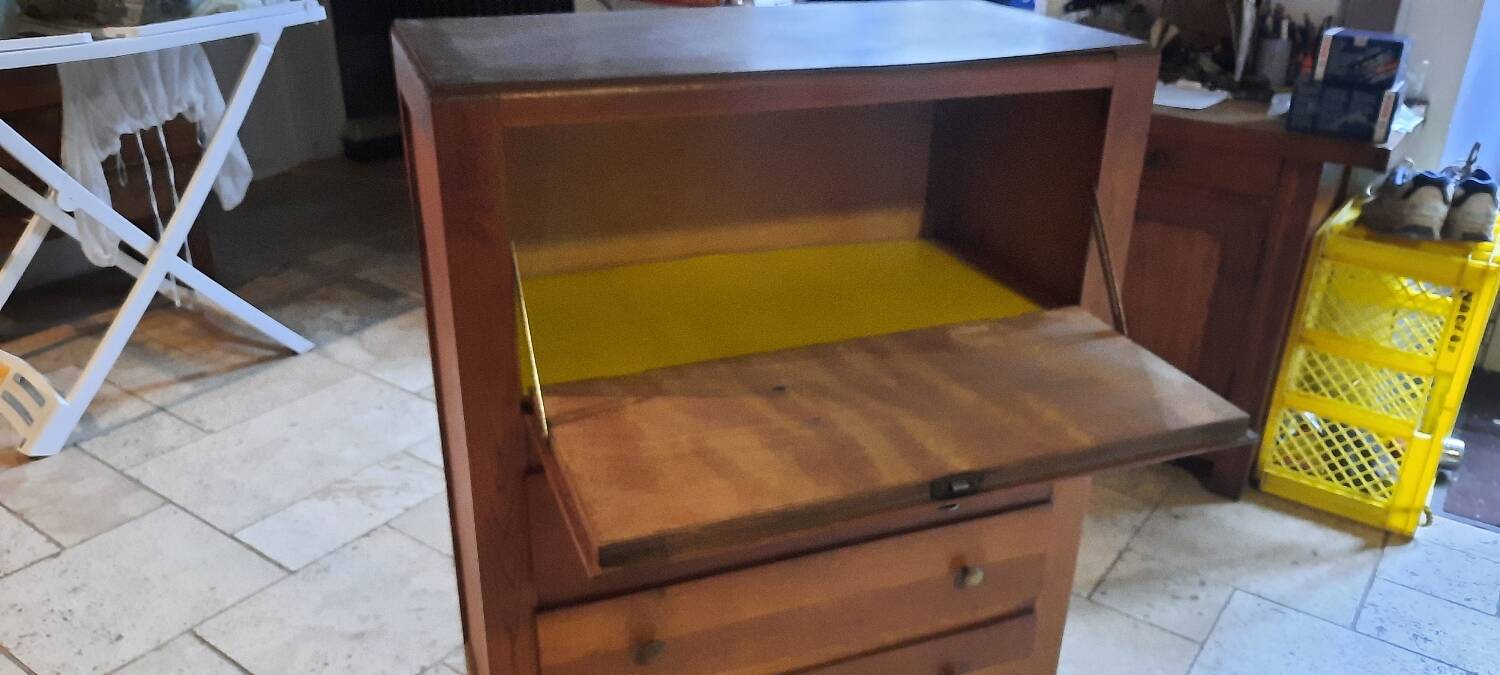 Secretary chest of drawers