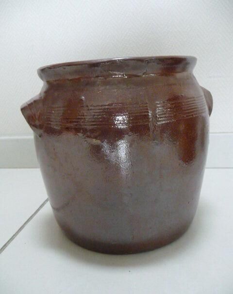 Old grease pot or candied stoneware pot