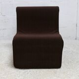 Chauffeuse, mousse et velours . Circa 1970