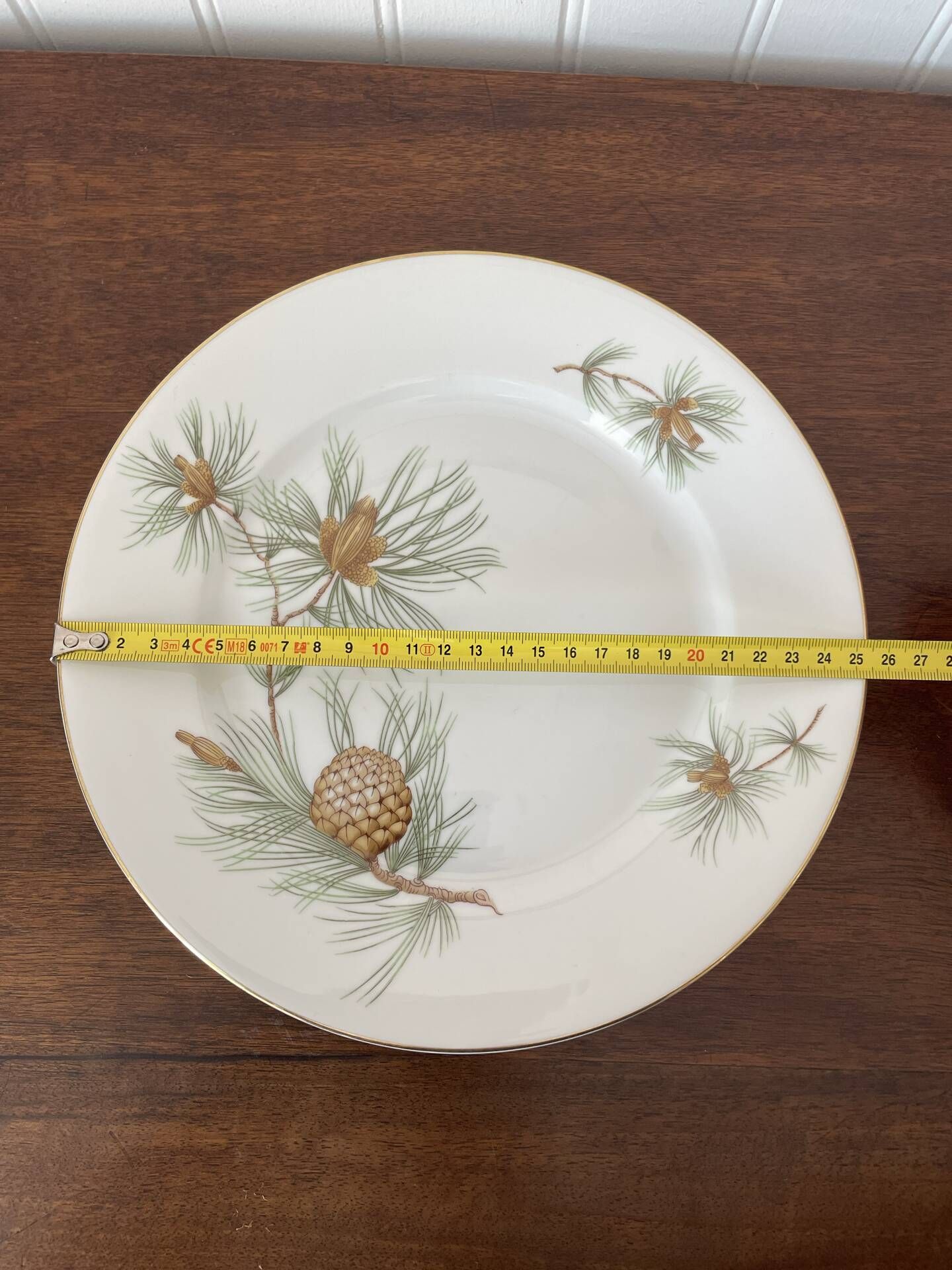 Lot of 3 plates and a sauce boat in Rosenthal porcelain.