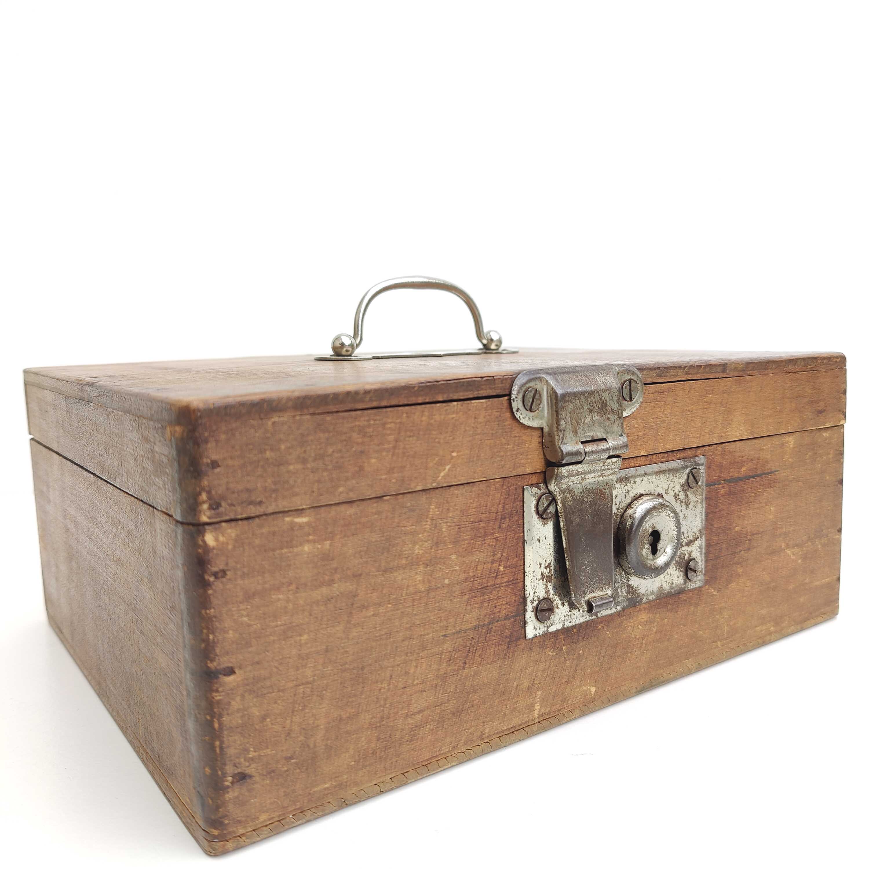 Small box vintage wooden box