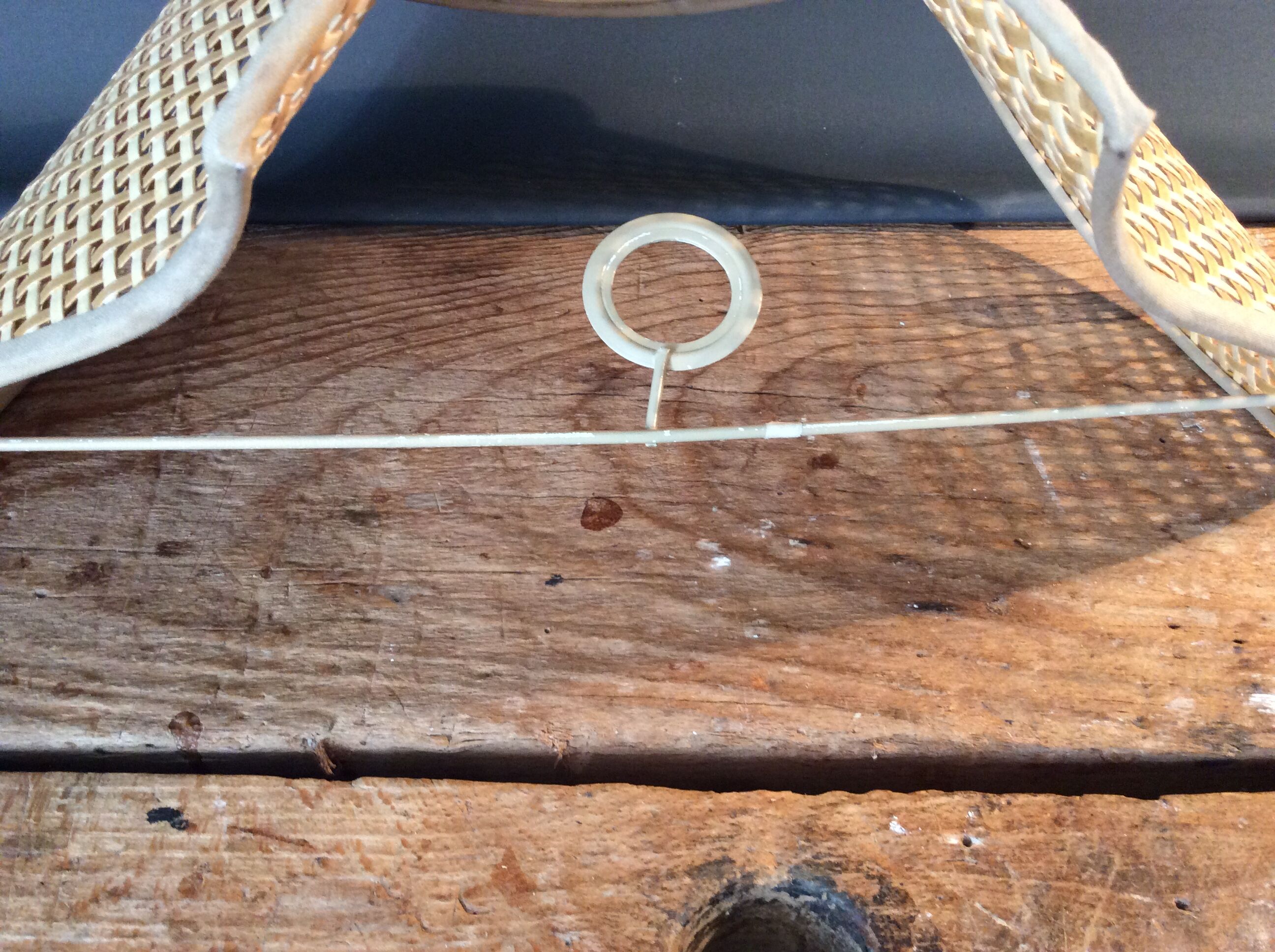 Vintage flower wall lamp