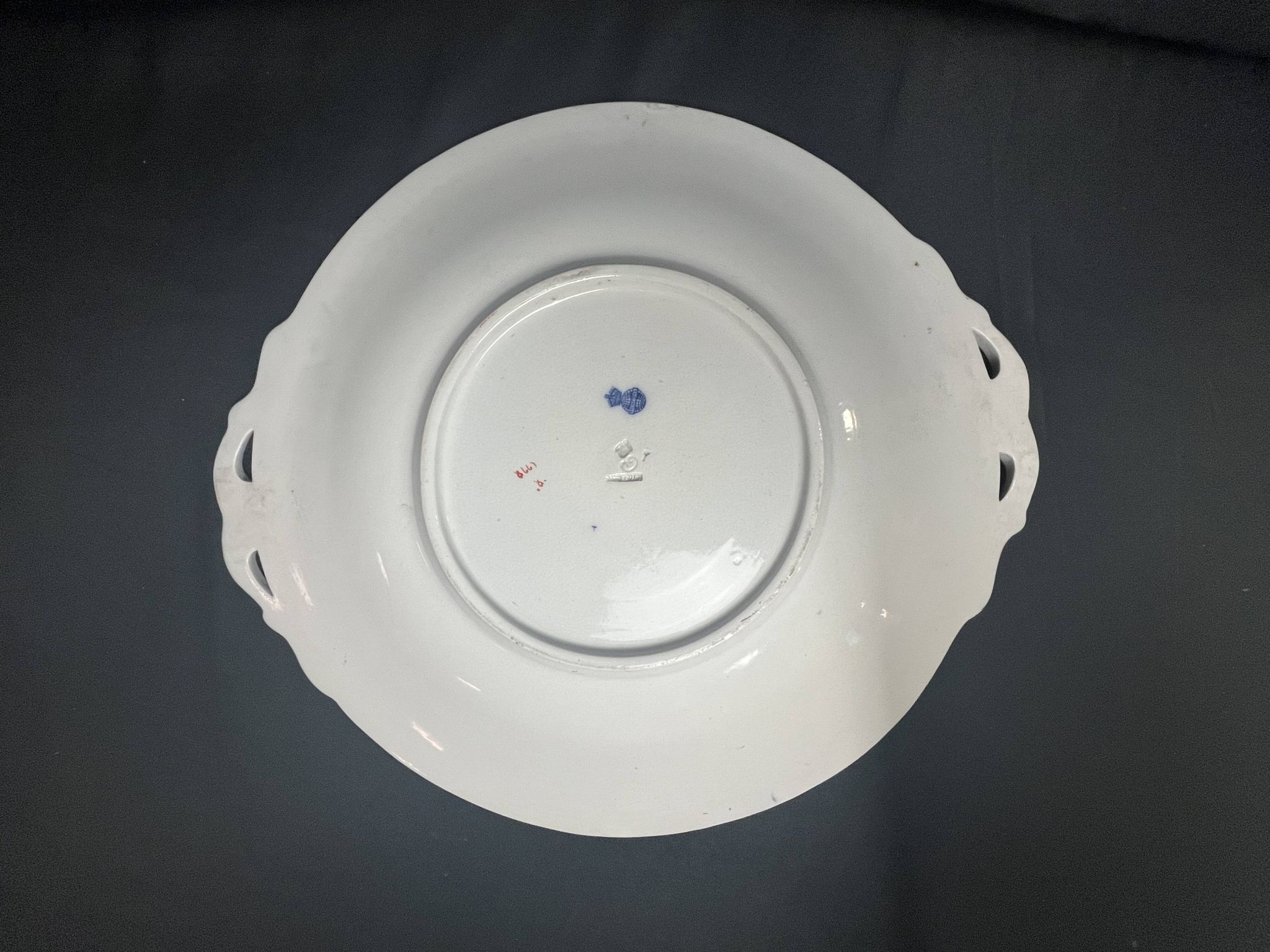 Minton, 20th century Imari porcelain serving dish