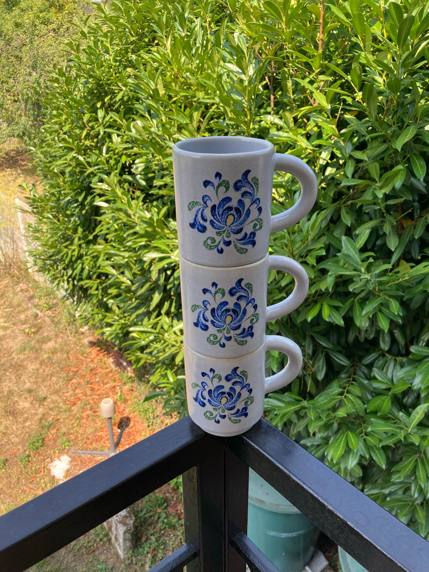 Fribourg Faience Saint Amand design 70 cup