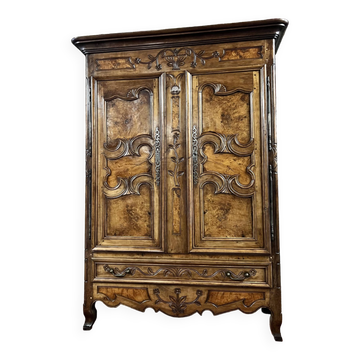 Armoire en noyer et ronce de noyer d’époque louis xv xviii eme siècle