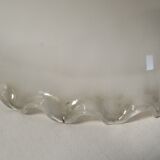 Round suspension in white opaline with serrated edges electrified