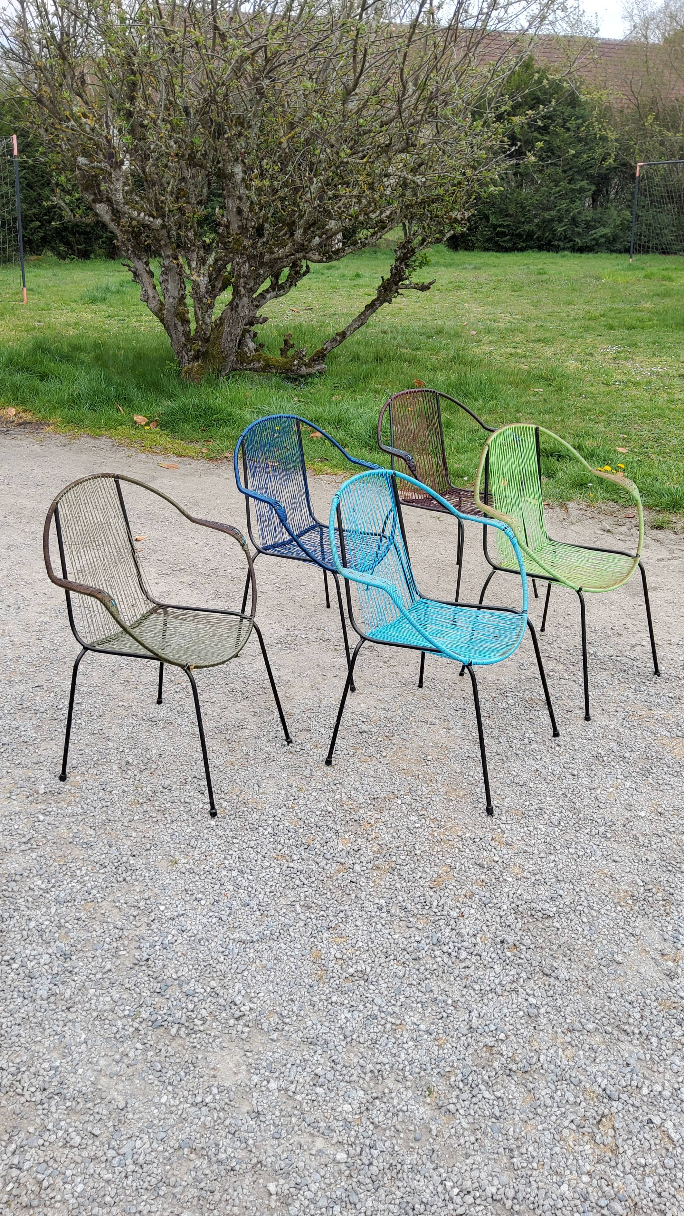 Set of 5 iron and scoubidou chairs from the 50/60s