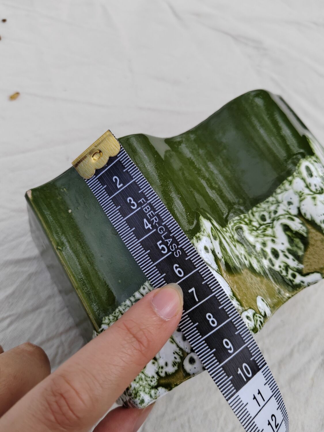 Pot cover in green ceramic original shape