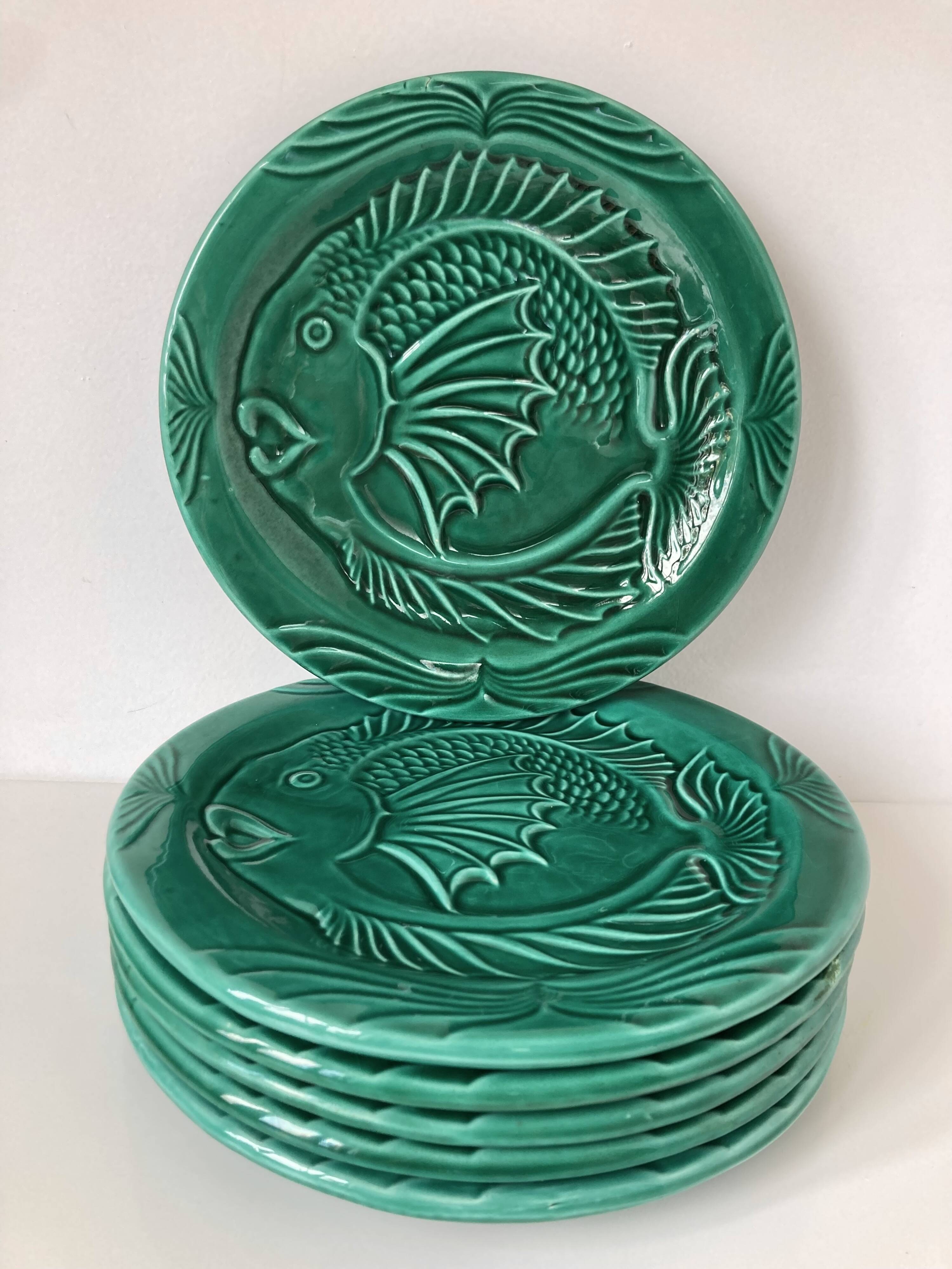 Vallauris - Set of 6 "fish" plates in earthenware and green enamel