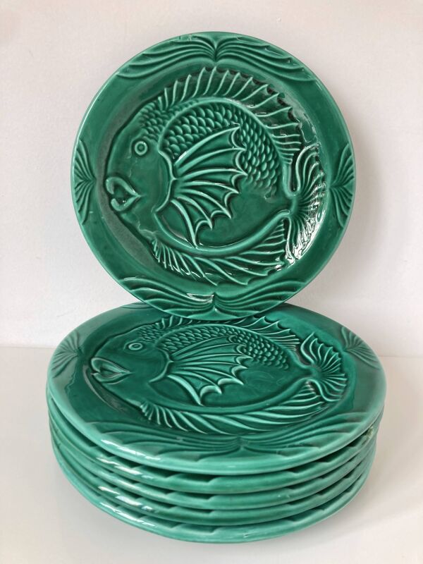 Vallauris - Suite de 6 assiettes « poissons » en faïence et émail vert