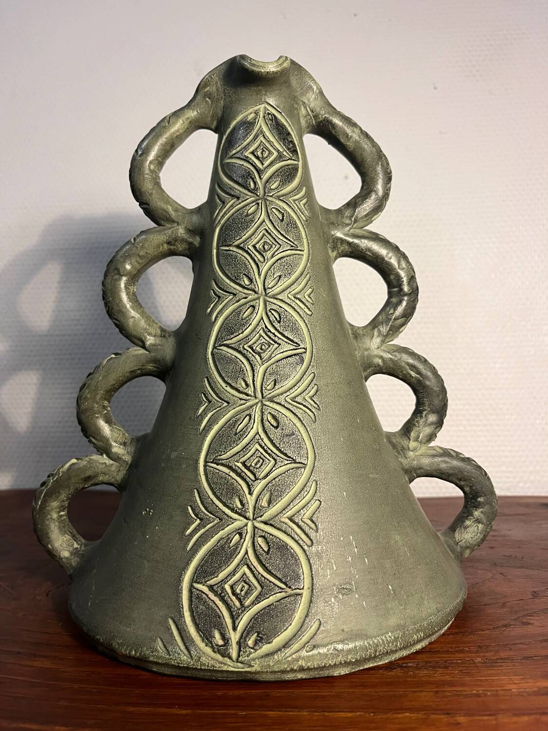 Door vase craft work