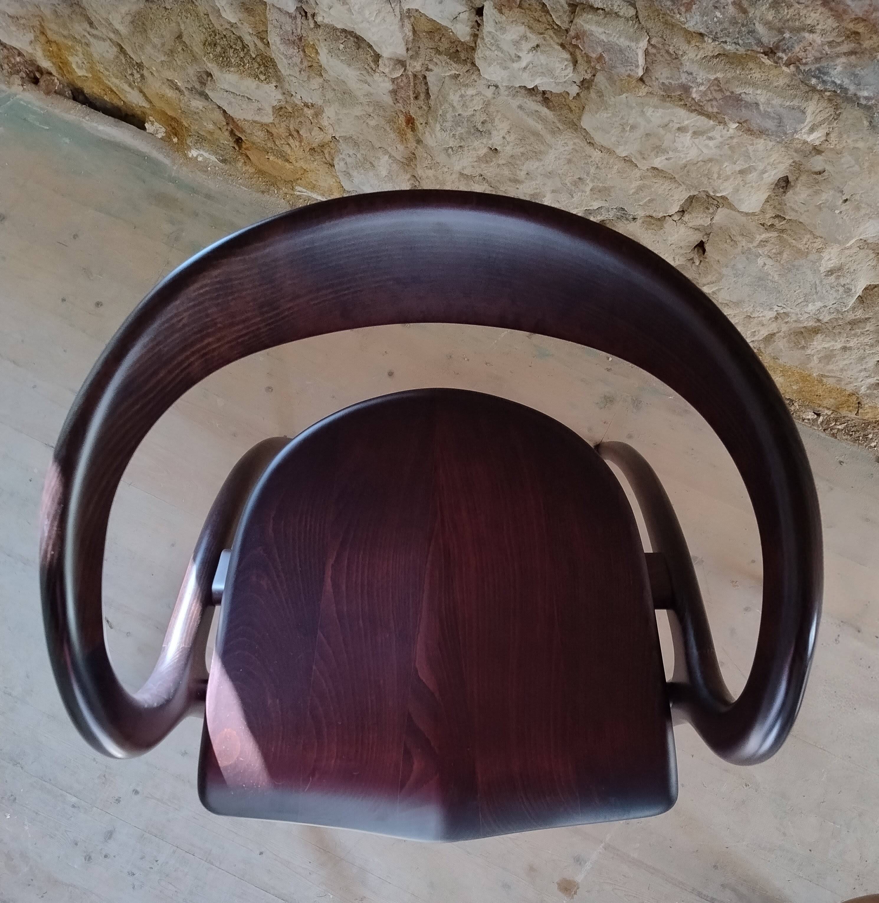 Organic armchair by Antonio Sibau