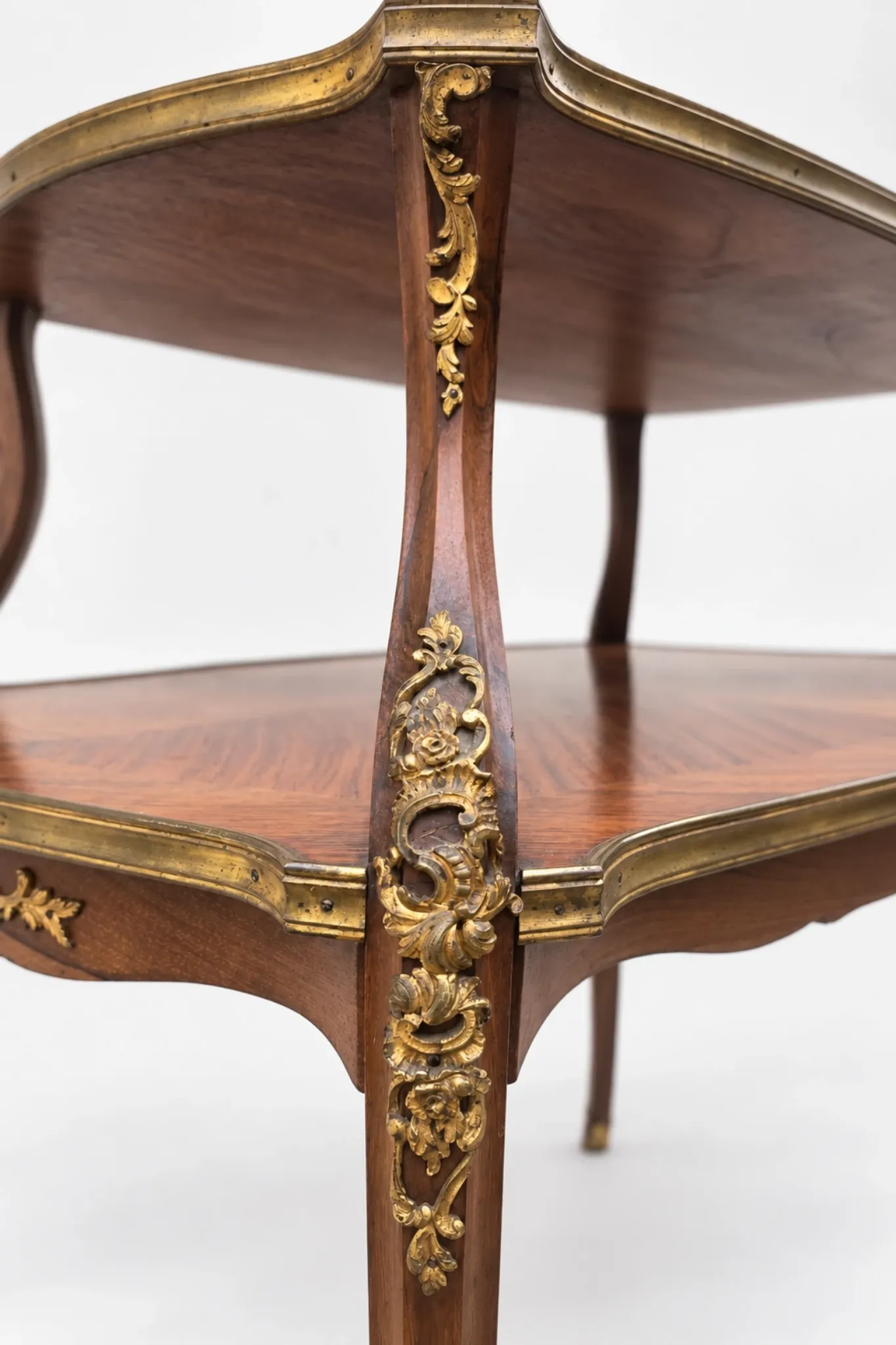 Tea table – Late 19th century – Louis XV style – Marquetry