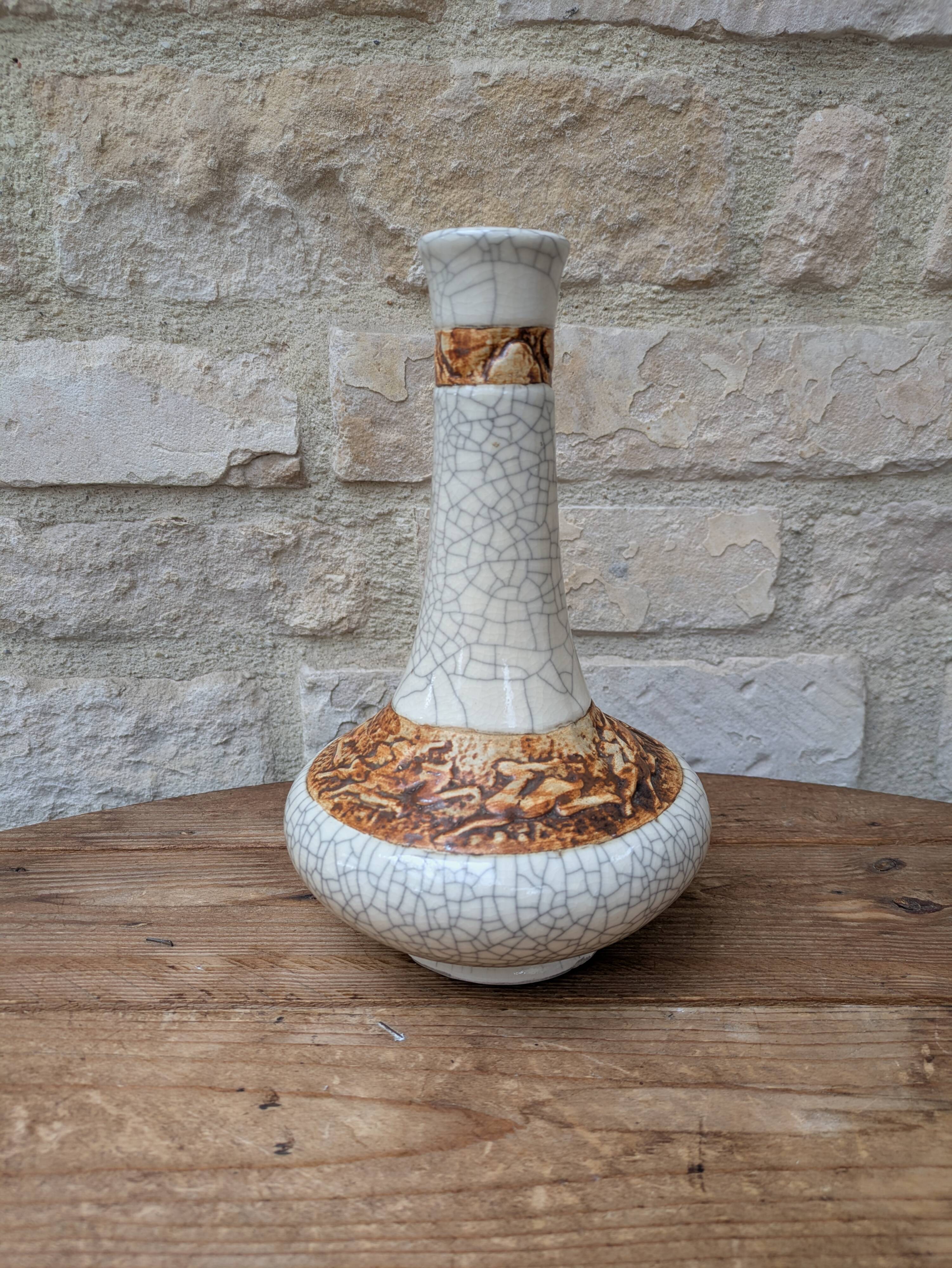 Antique long-necked vase in cracked white ceramic with deer decoration