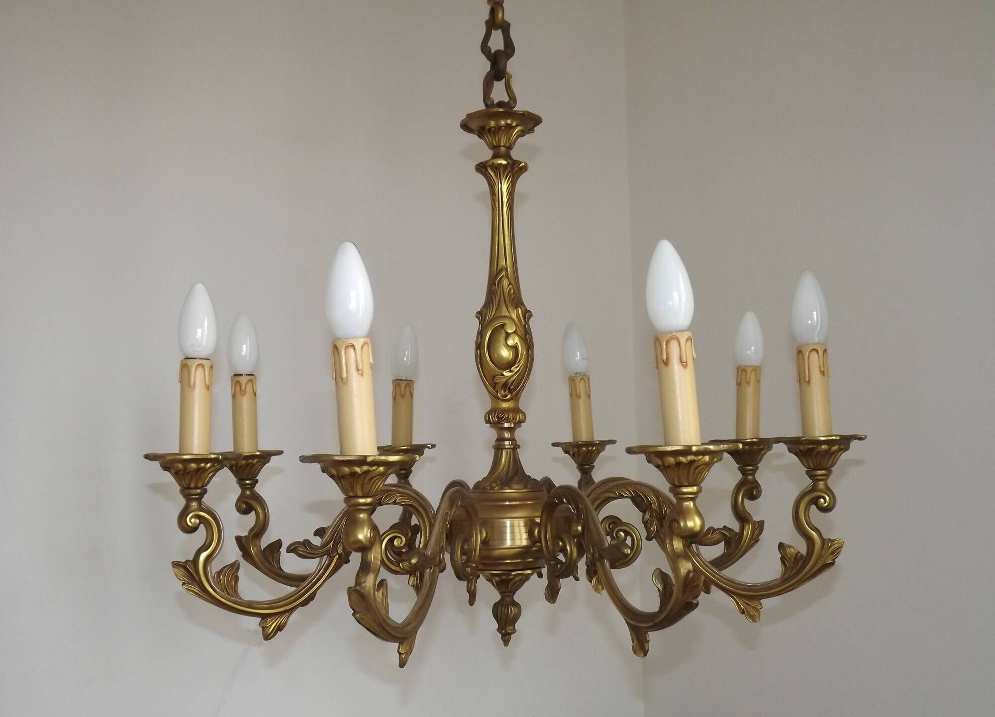French Antique Traditional Bronze 8 Light Chandelier Acanthus Detail 5566