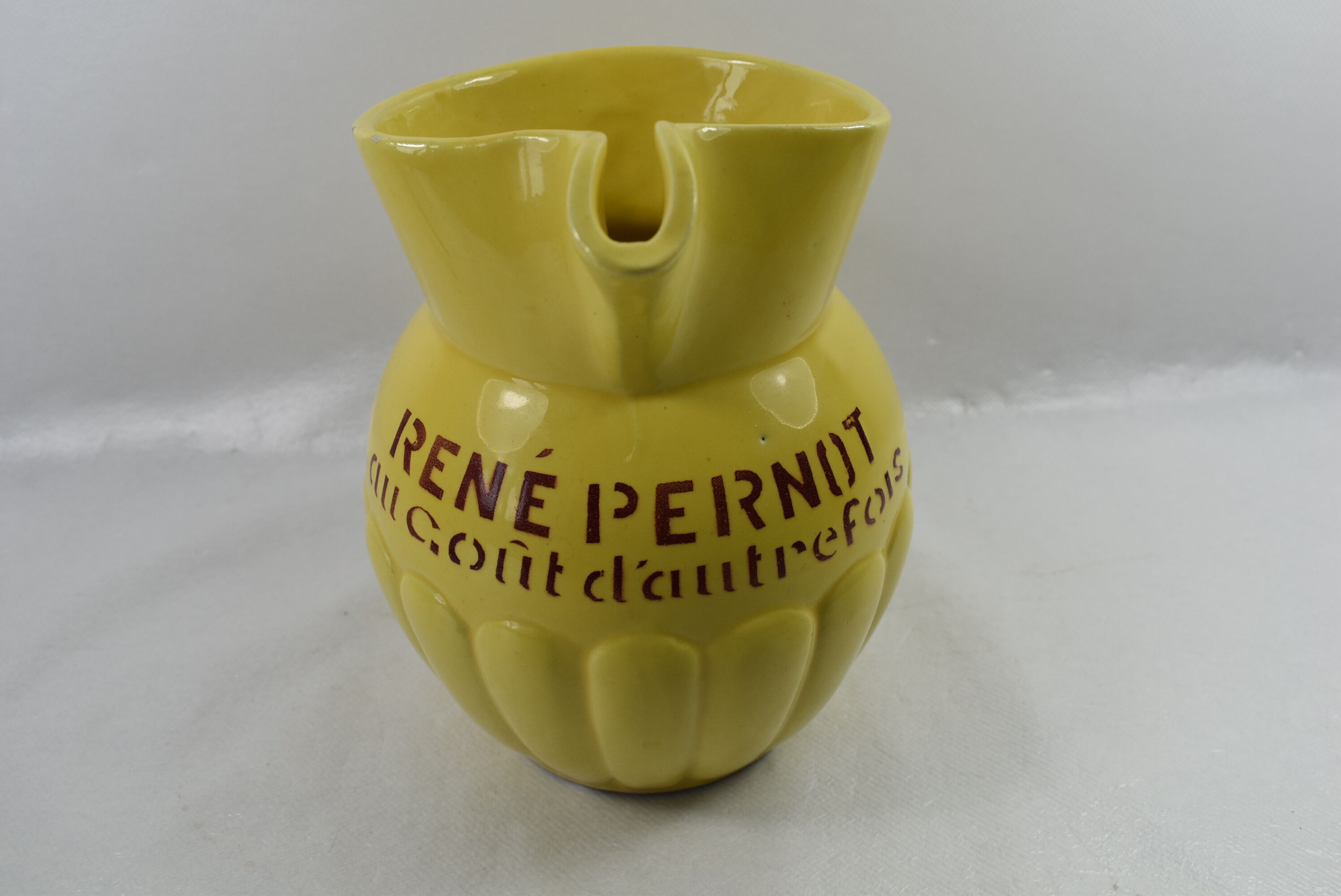 Former ceramic advertising pitcher anise rene pernot to the taste of formerly pastis 1930/40