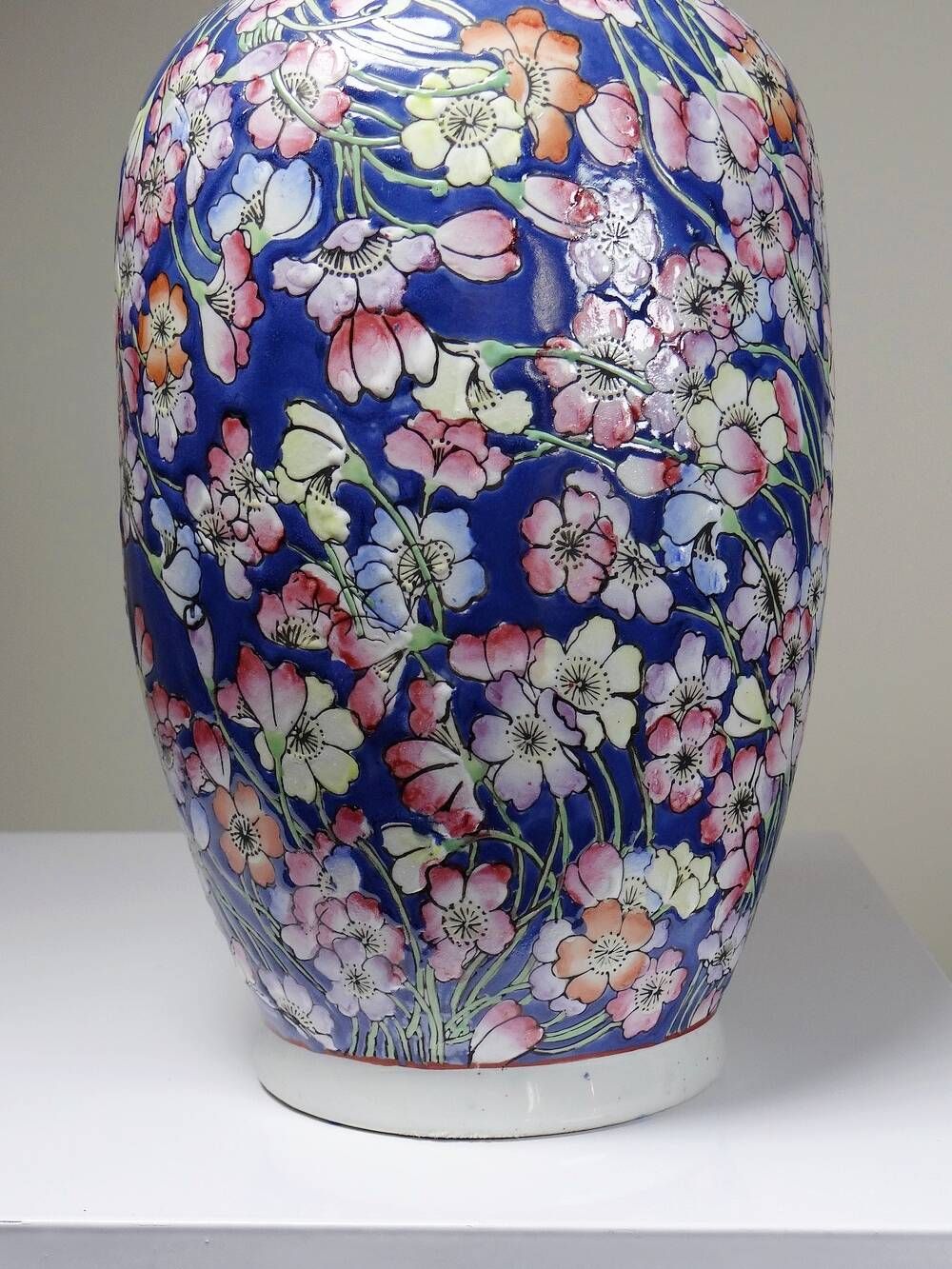 Chinese vase fine porcelain handcrafted enamel "1000 cherry blossoms" vintage