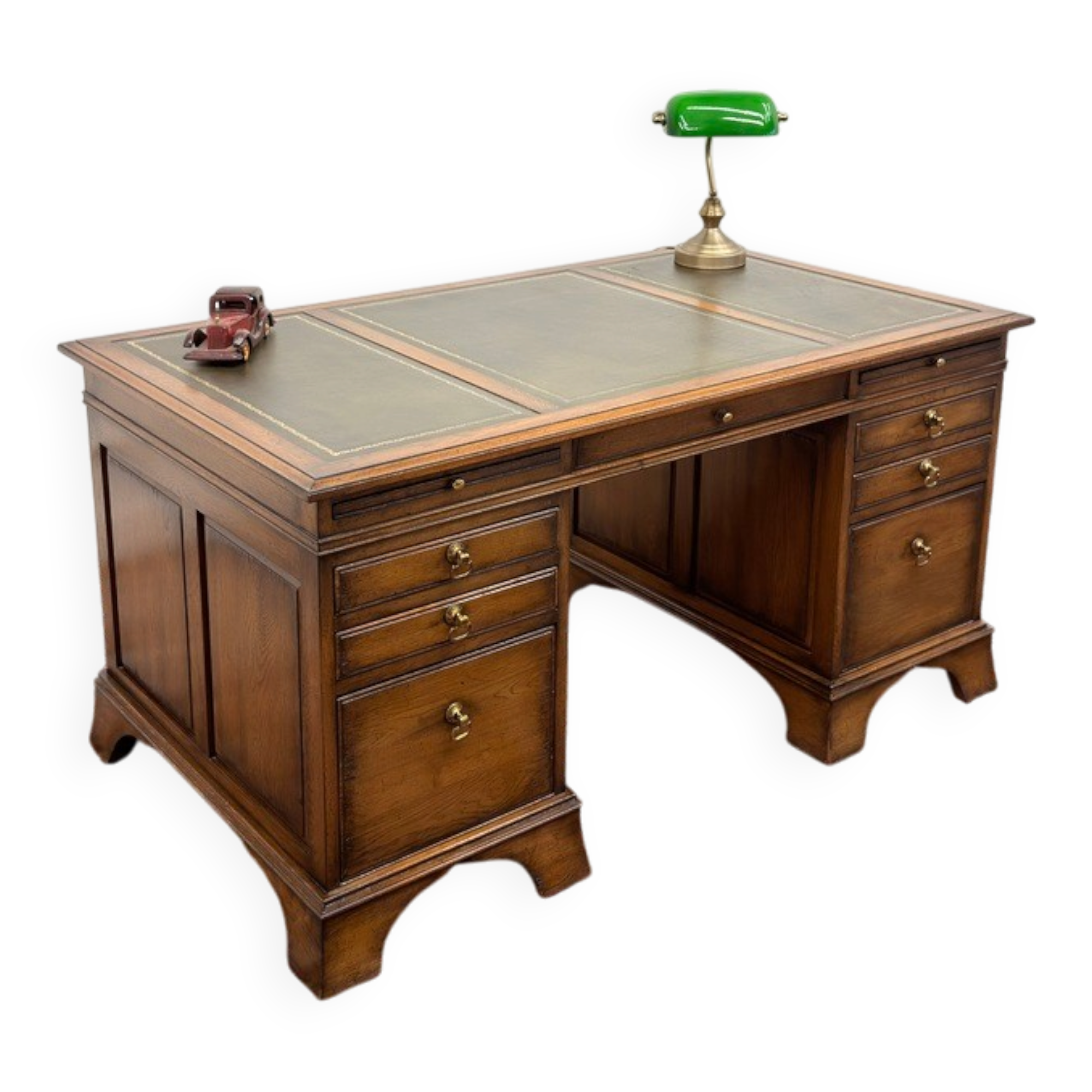 Bureau Chesterfield RAC Classic English