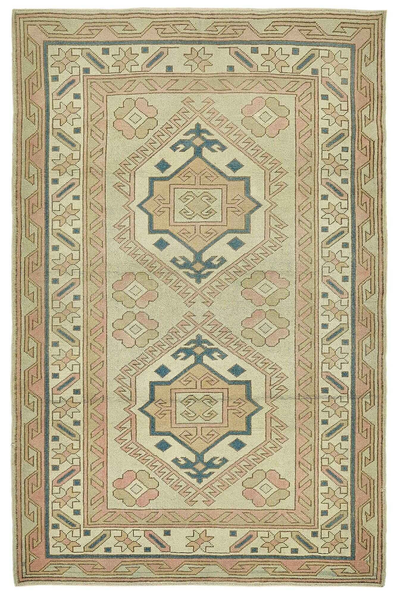 Turkish Vintage Anatolian Rug 134 cm x 205 cm