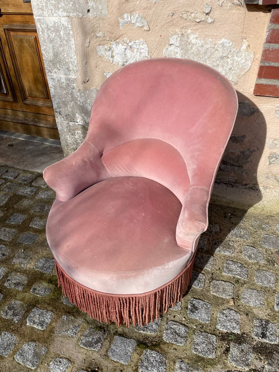 Toad style armchair in pink velvet