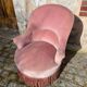 Fauteuil style crapaud en velours rose