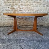 Baumann oval table