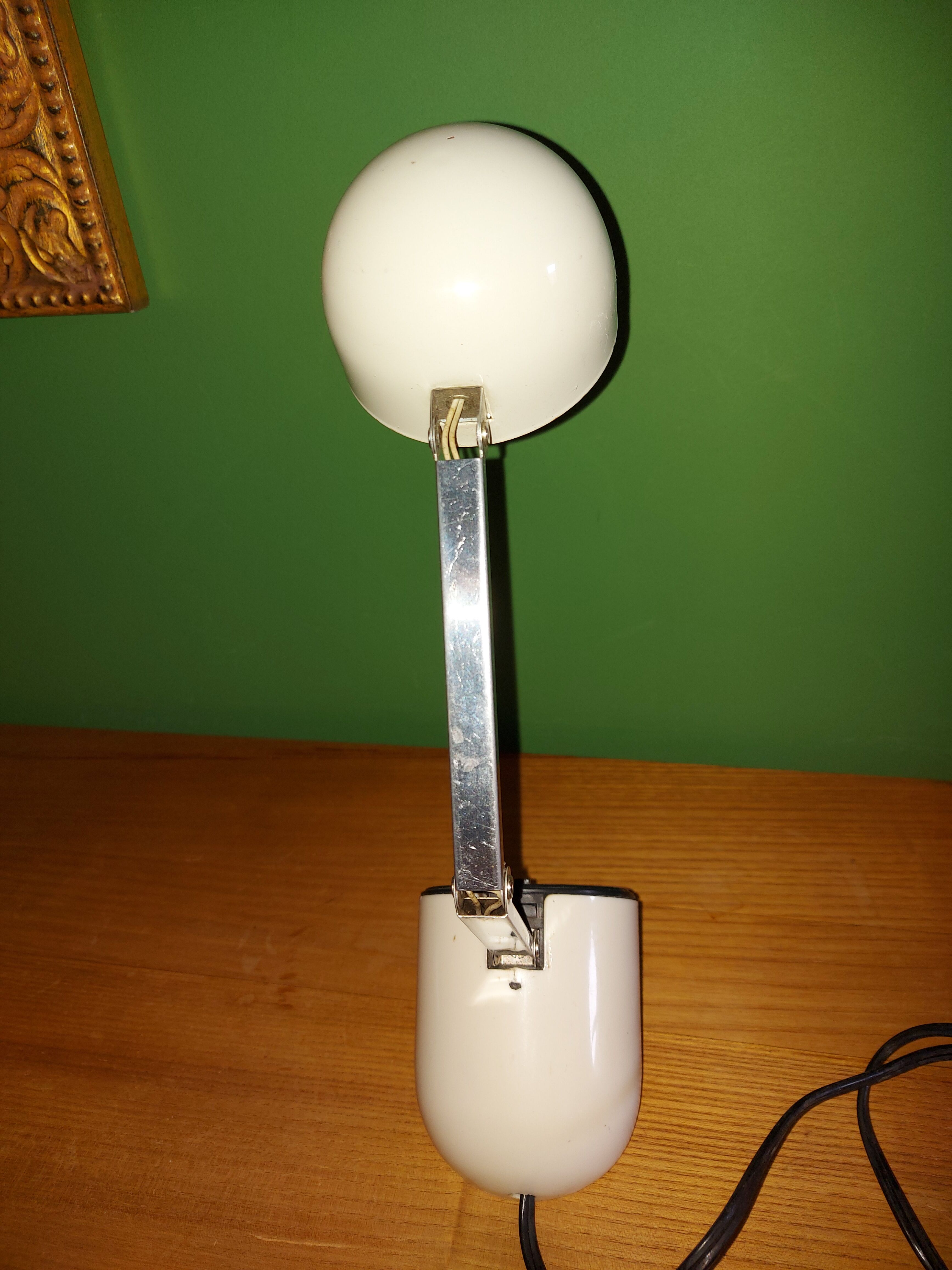 Well-lite vintage lamp