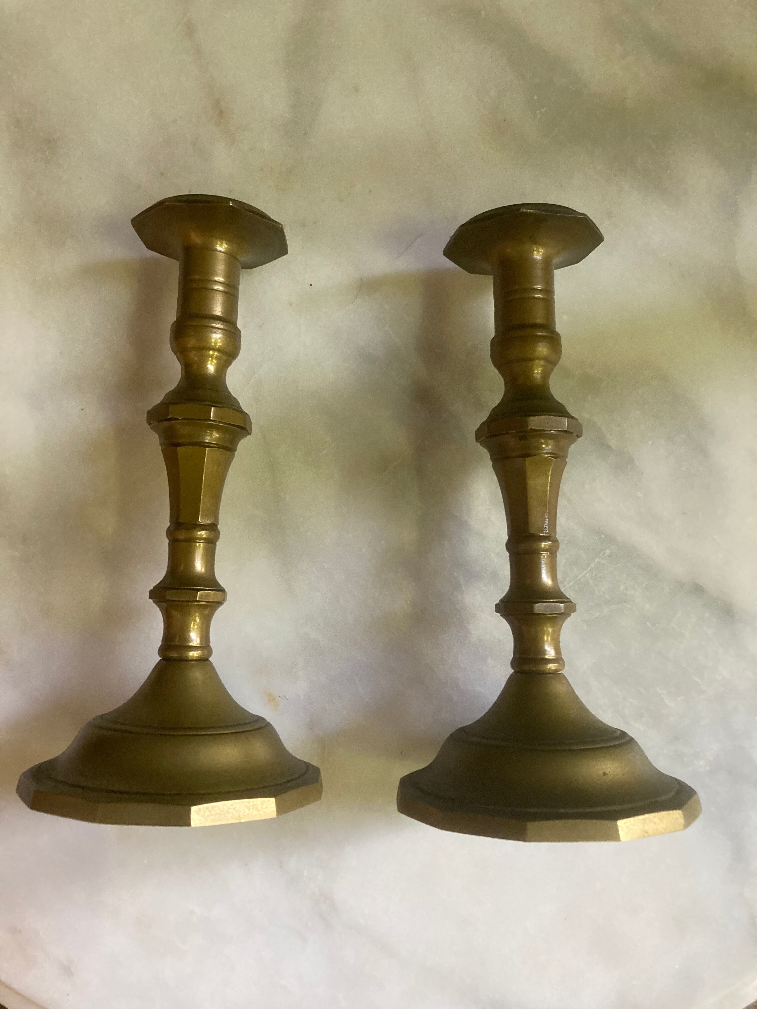 Paire de candélabres laiton