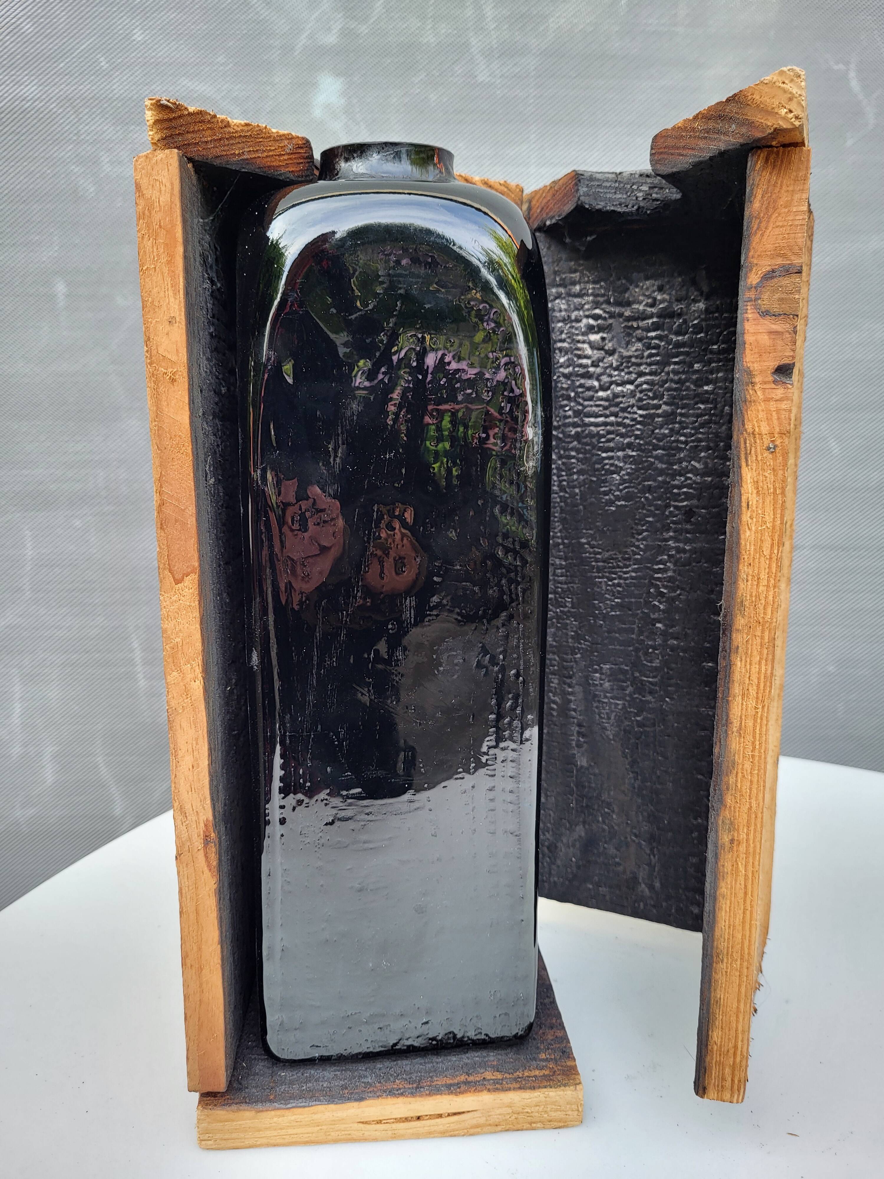 Wabi-Sabi glass vase with burnt wood mold