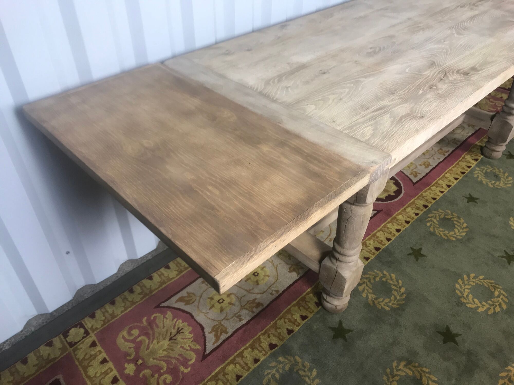 Solid oak farm table with turned feet & 2 elongated aero gum