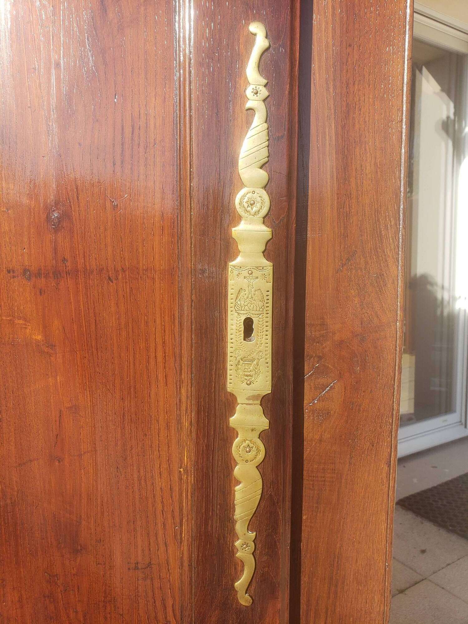Vintage Louis Philippe style bonnetière wardrobe from the 1800s in cherry wood.