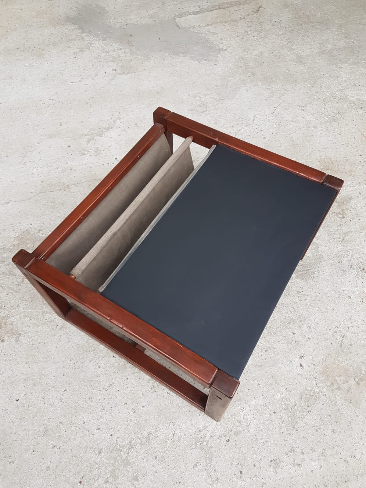 Coffee table with magazine rack