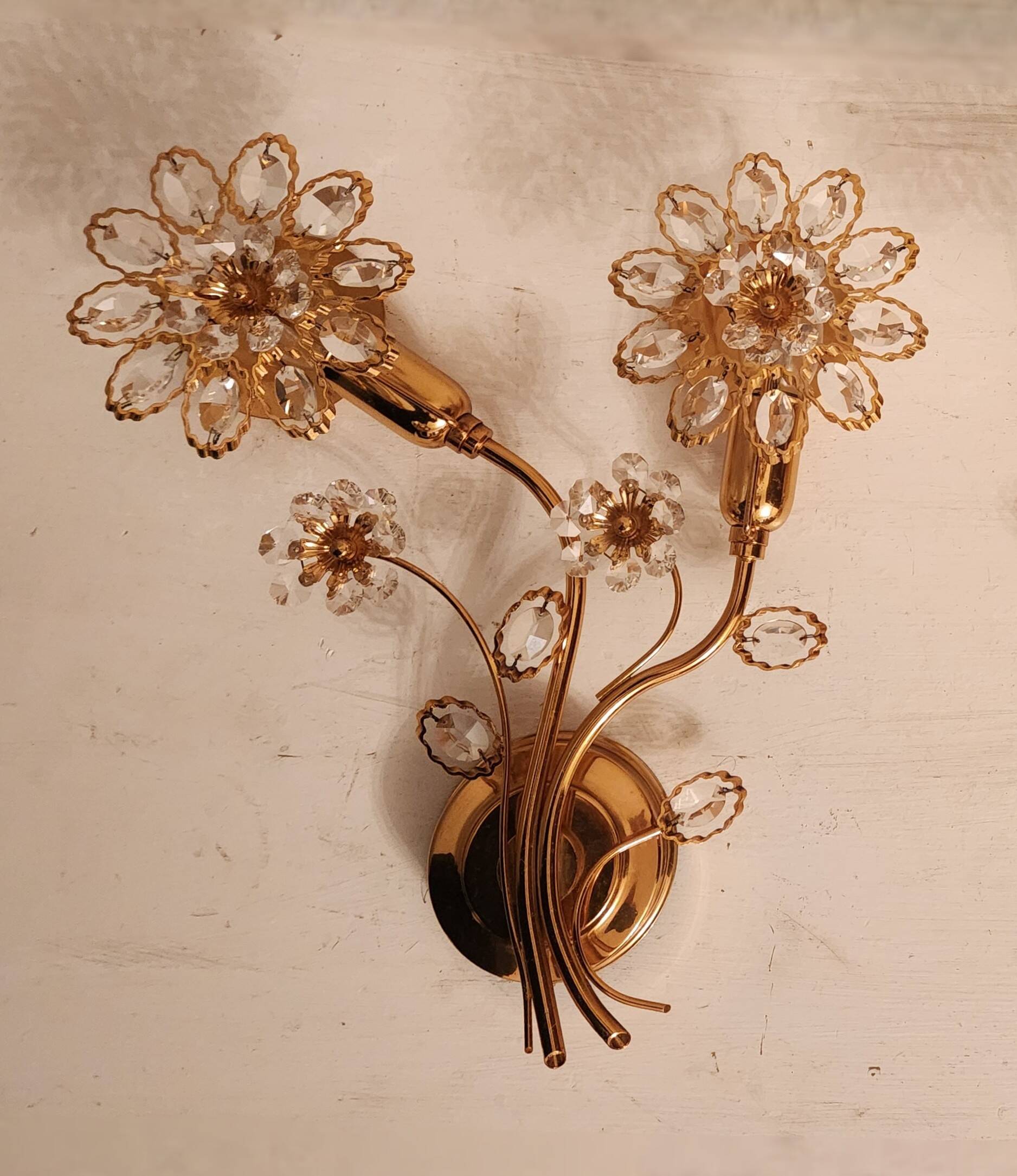 Set Hollywood Regency Wandlampe vergoldet Messing Swarovski-Kristalle Palwa
