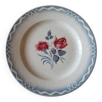 Dish Marinette Digoin Sarreguemines Rose carnation red blue Art Deco