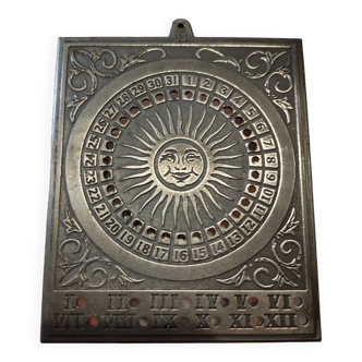 Perpetual solar calendar in tin