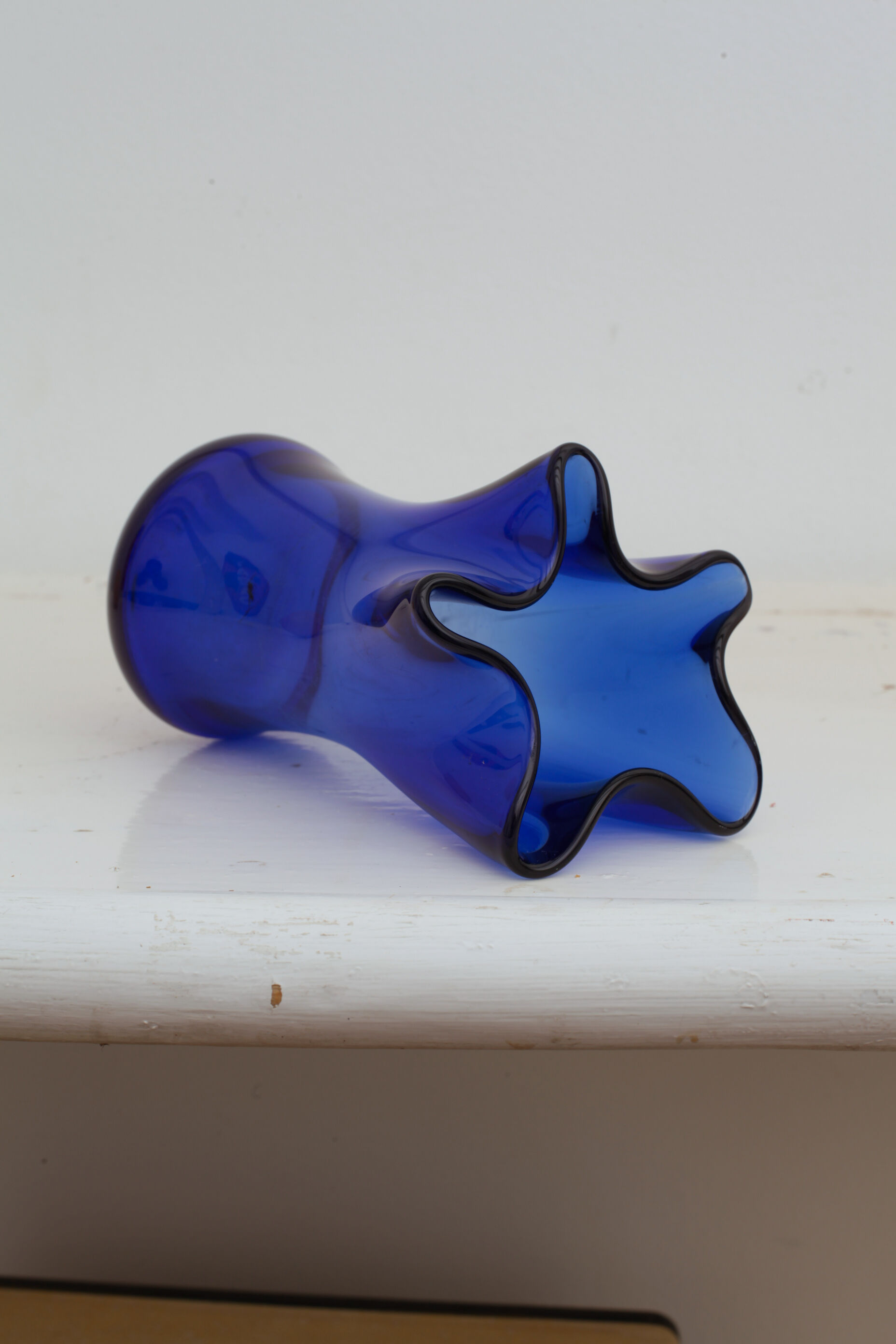 Vase étoile en verre bleu